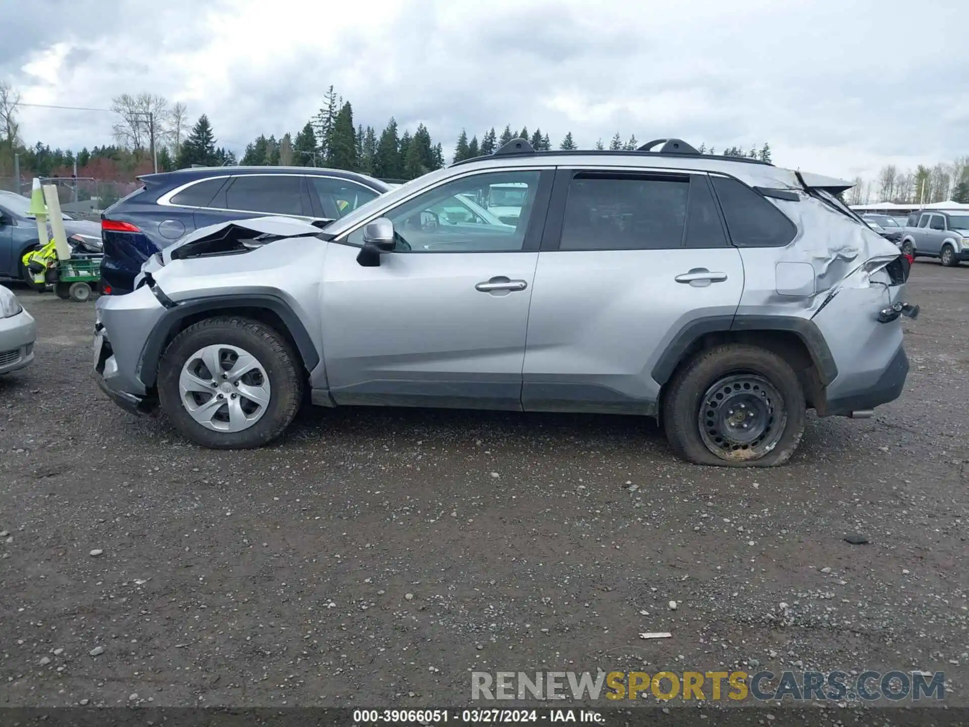 14 Photograph of a damaged car 2T3G1RFV6MC142746 TOYOTA RAV4 2021