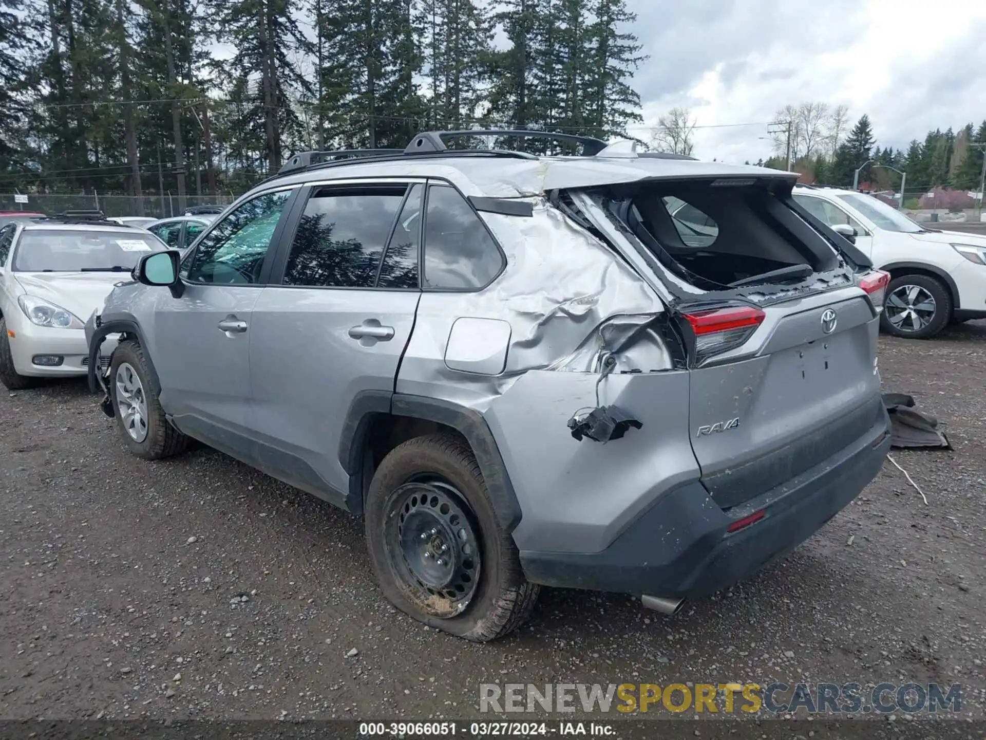 3 Photograph of a damaged car 2T3G1RFV6MC142746 TOYOTA RAV4 2021