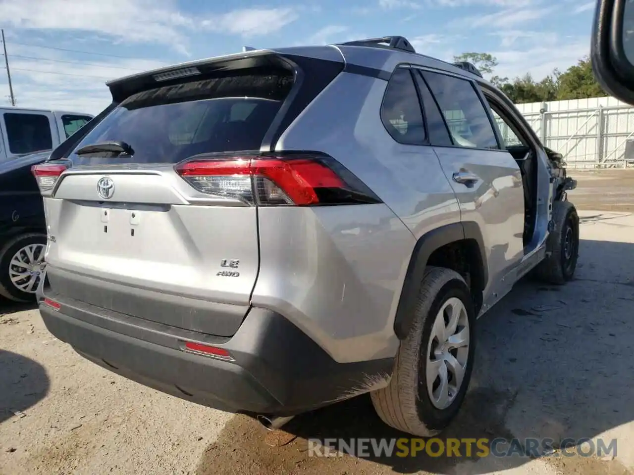 4 Photograph of a damaged car 2T3G1RFV6MC163029 TOYOTA RAV4 2021