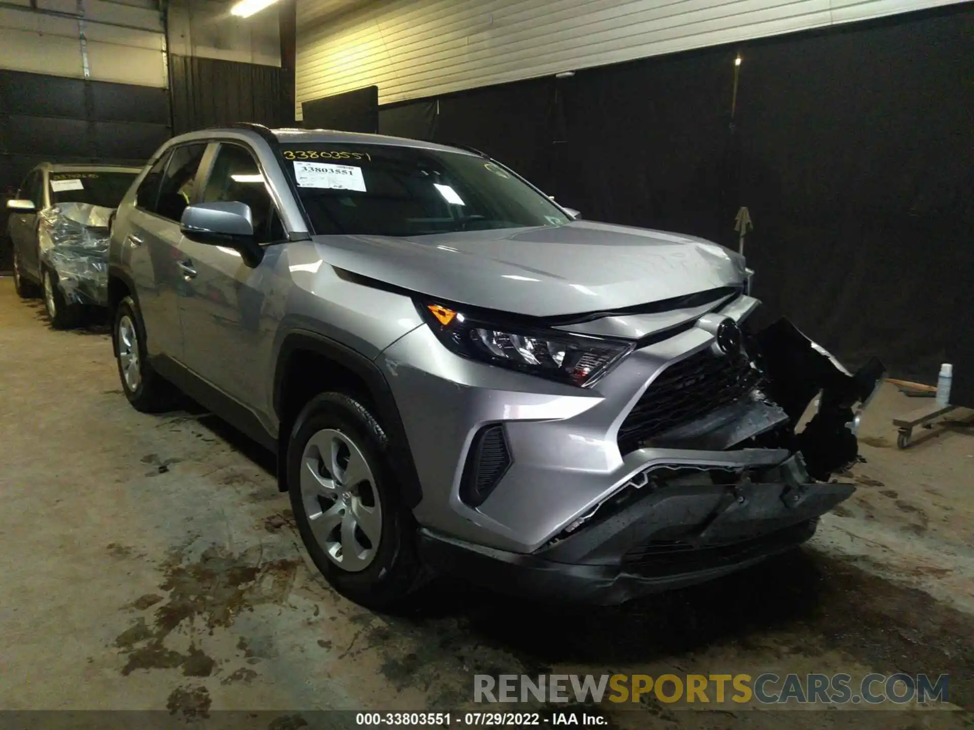 1 Photograph of a damaged car 2T3G1RFV6MC165511 TOYOTA RAV4 2021