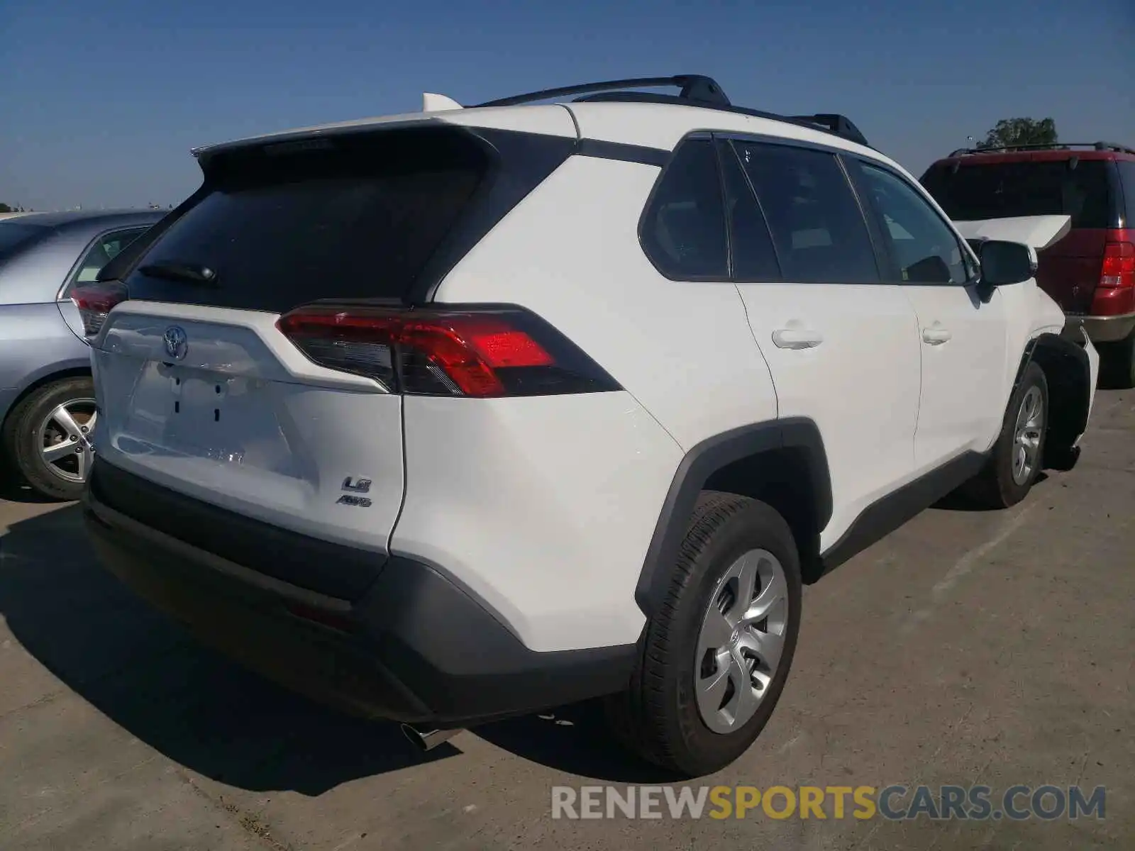 4 Photograph of a damaged car 2T3G1RFV6MW140817 TOYOTA RAV4 2021