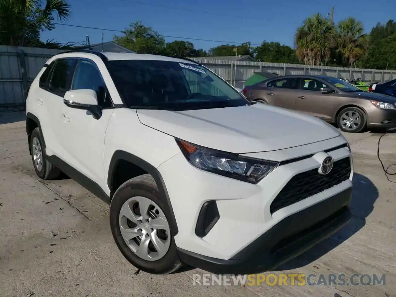 1 Photograph of a damaged car 2T3G1RFV7MW210499 TOYOTA RAV4 2021