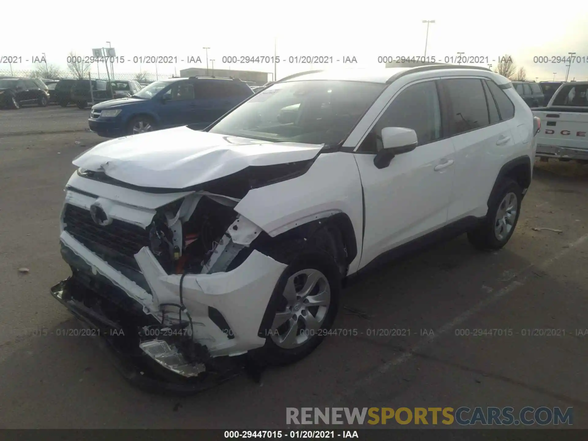 2 Фотография поврежденного автомобиля 2T3G1RFV8MC165638 TOYOTA RAV4 2021