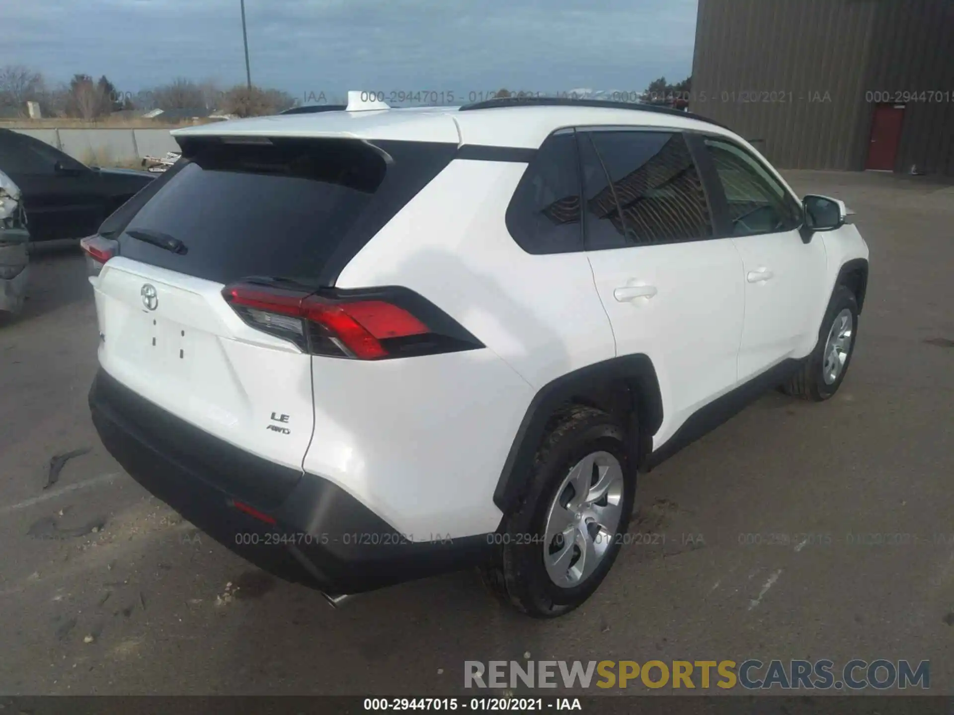 4 Photograph of a damaged car 2T3G1RFV8MC165638 TOYOTA RAV4 2021