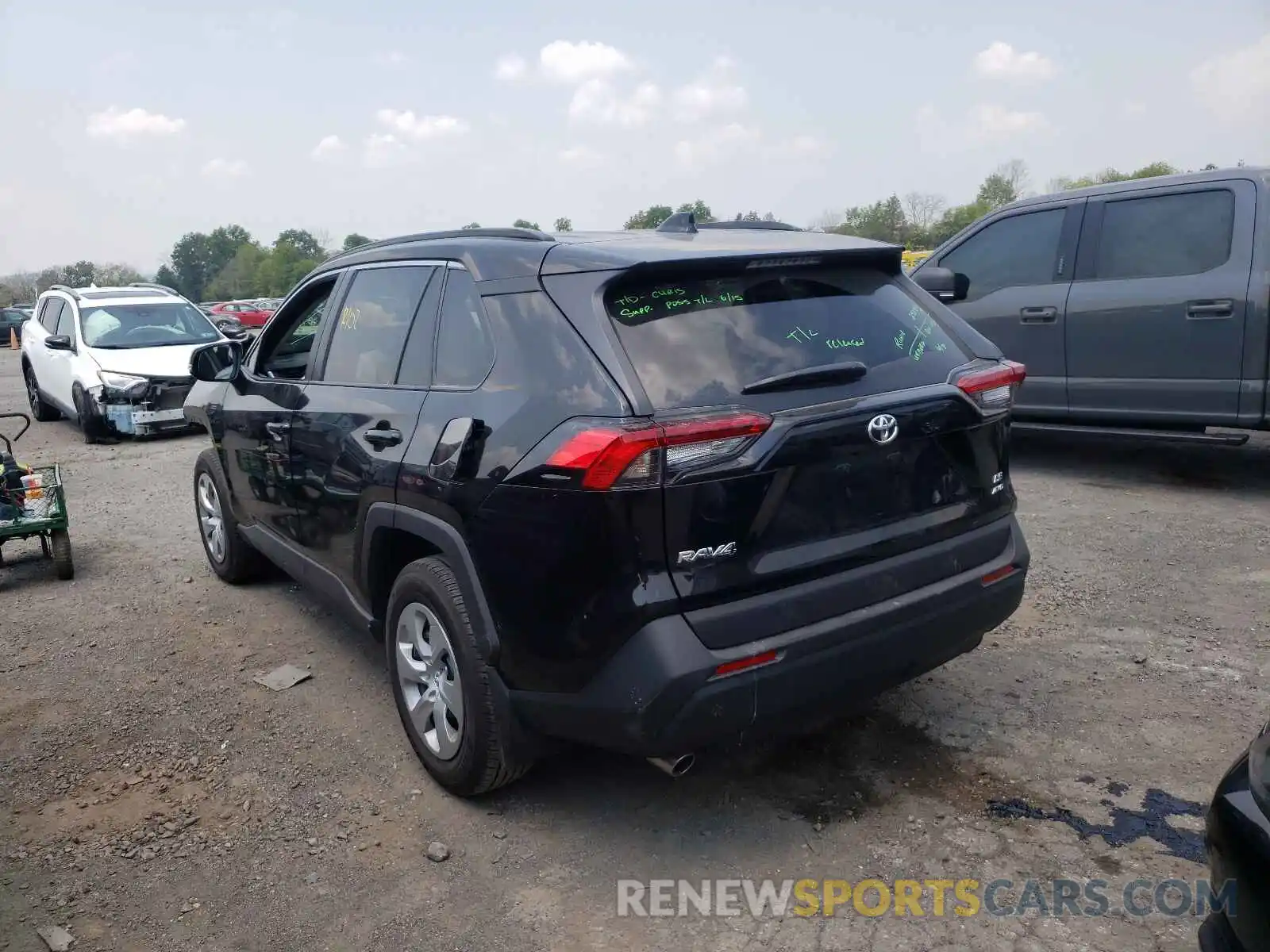 3 Photograph of a damaged car 2T3G1RFV8MC172816 TOYOTA RAV4 2021