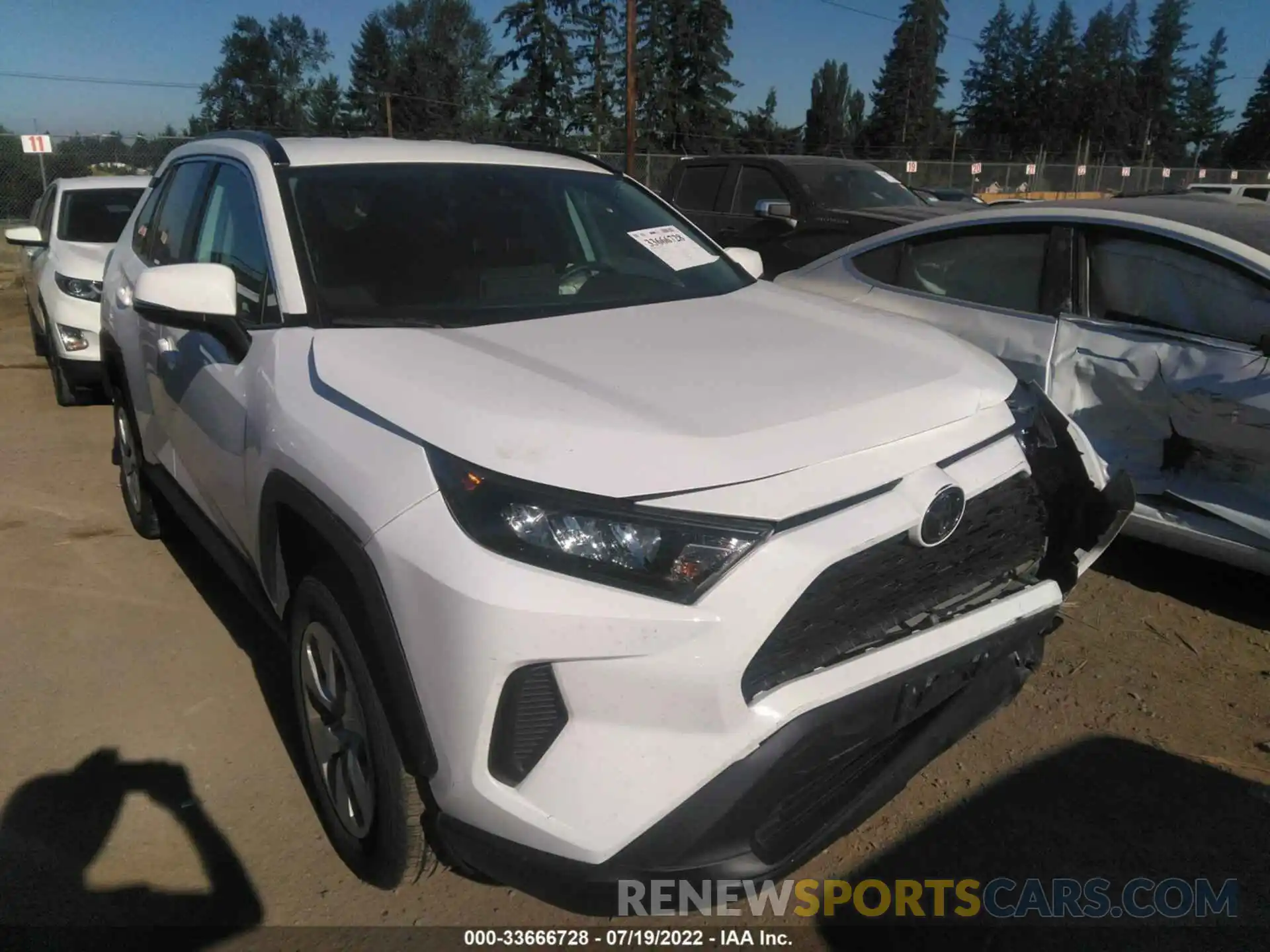 1 Photograph of a damaged car 2T3G1RFV8MC185825 TOYOTA RAV4 2021