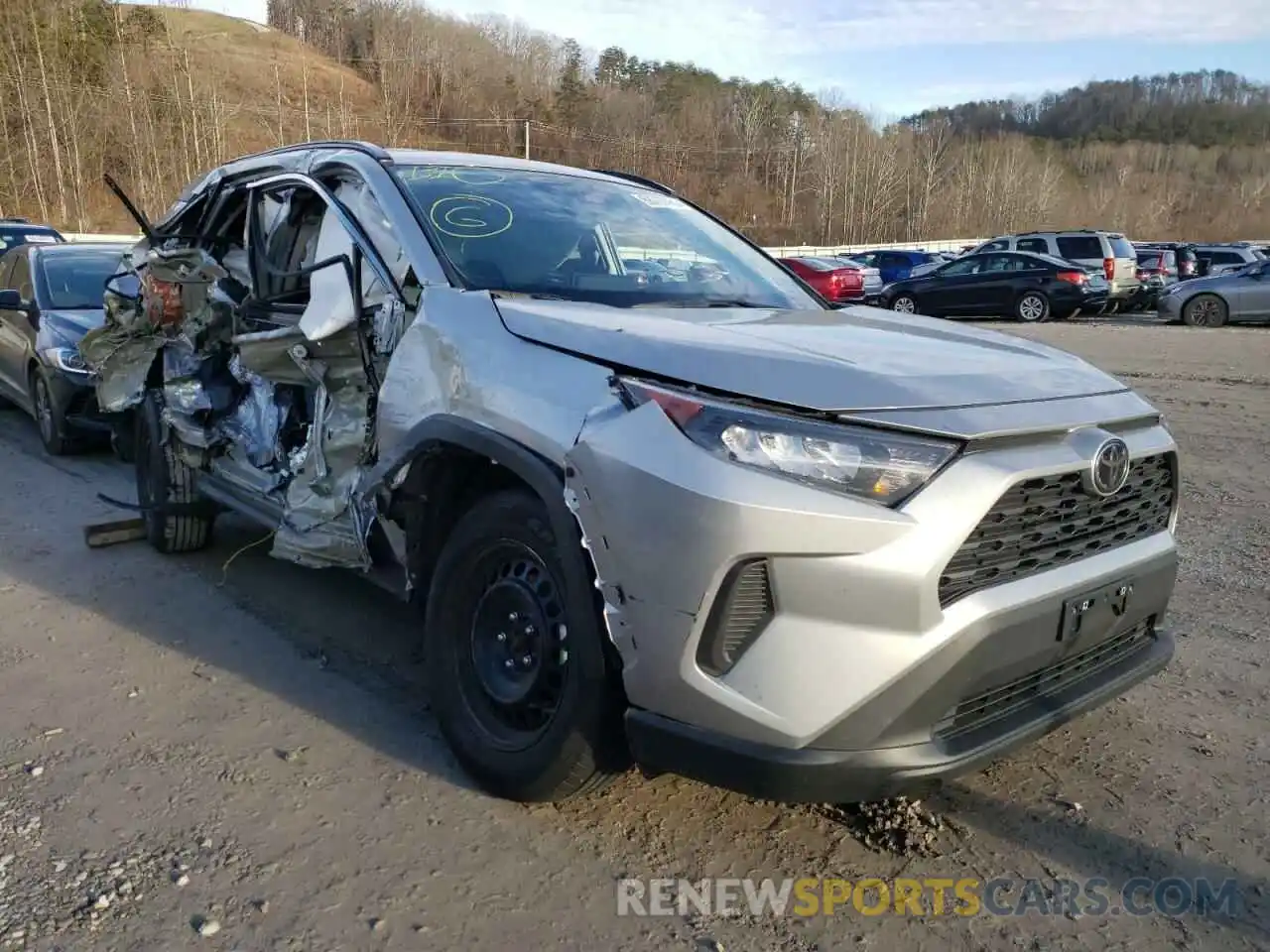 1 Photograph of a damaged car 2T3G1RFV8MW159062 TOYOTA RAV4 2021