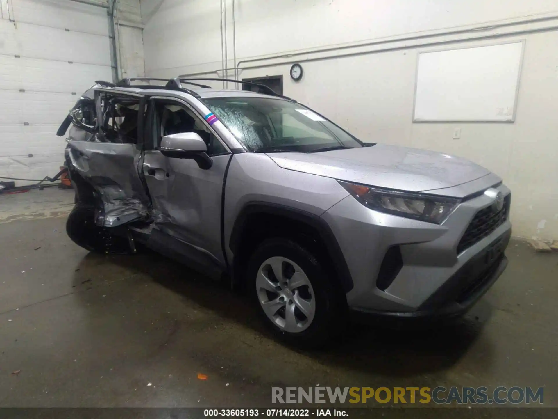 1 Photograph of a damaged car 2T3G1RFV9MC149352 TOYOTA RAV4 2021