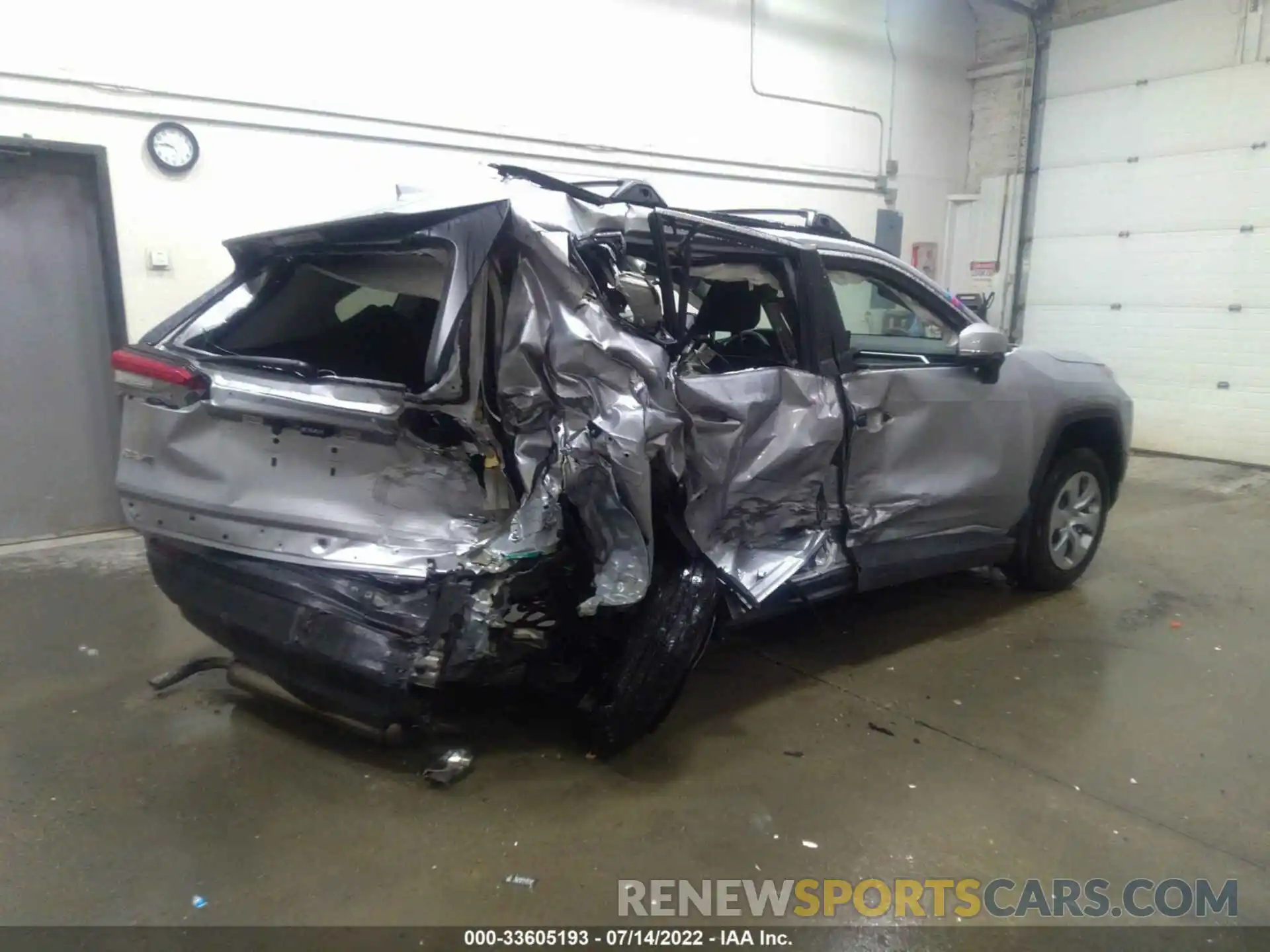 4 Photograph of a damaged car 2T3G1RFV9MC149352 TOYOTA RAV4 2021