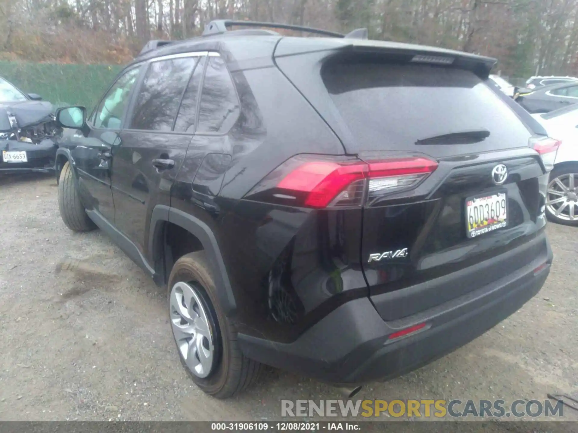 3 Photograph of a damaged car 2T3G1RFV9MC161632 TOYOTA RAV4 2021