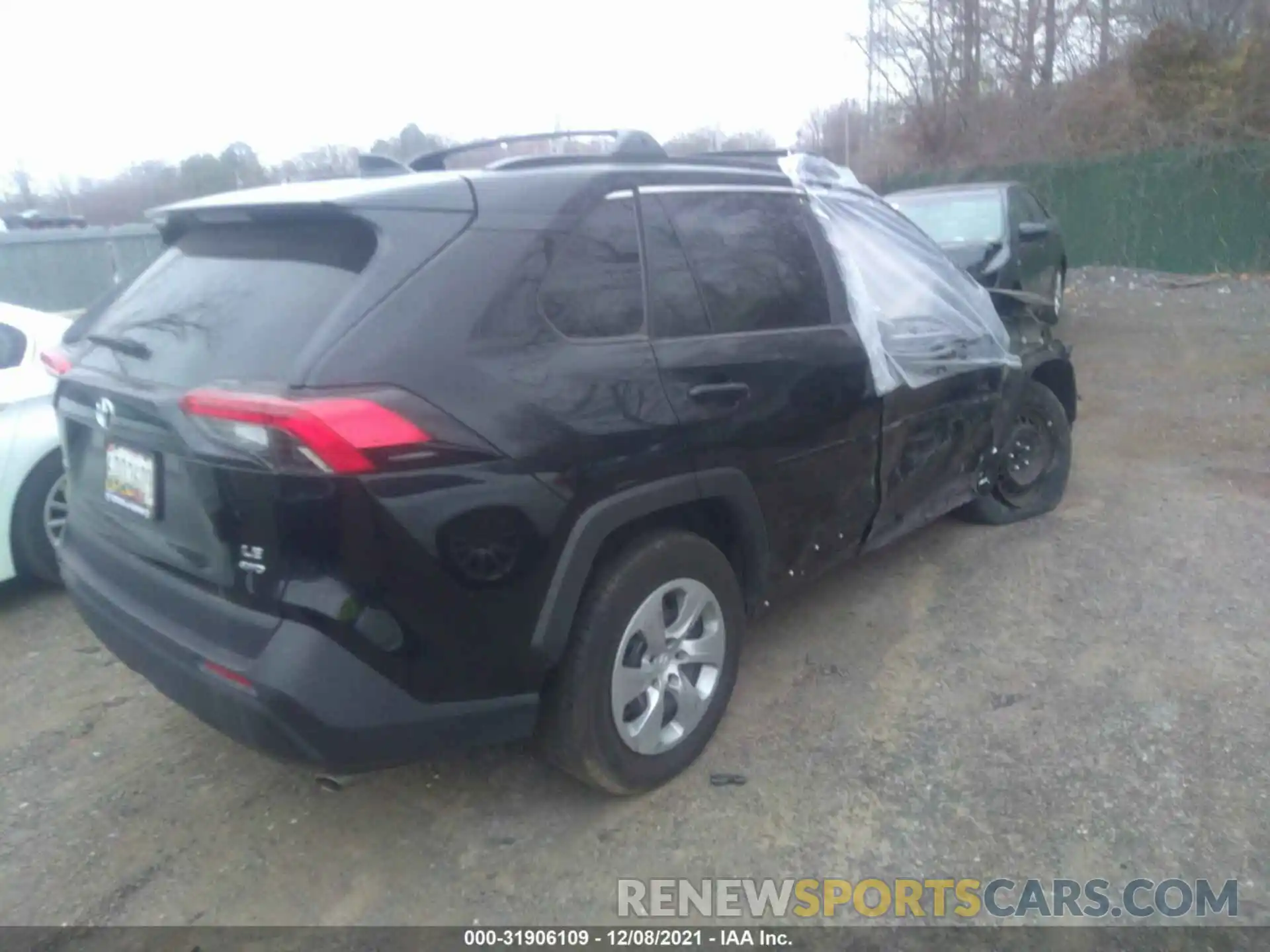 4 Photograph of a damaged car 2T3G1RFV9MC161632 TOYOTA RAV4 2021