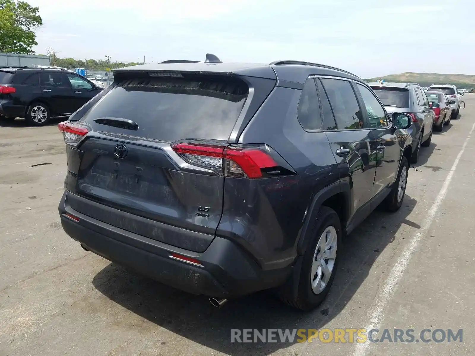 4 Photograph of a damaged car 2T3G1RFV9MC162022 TOYOTA RAV4 2021