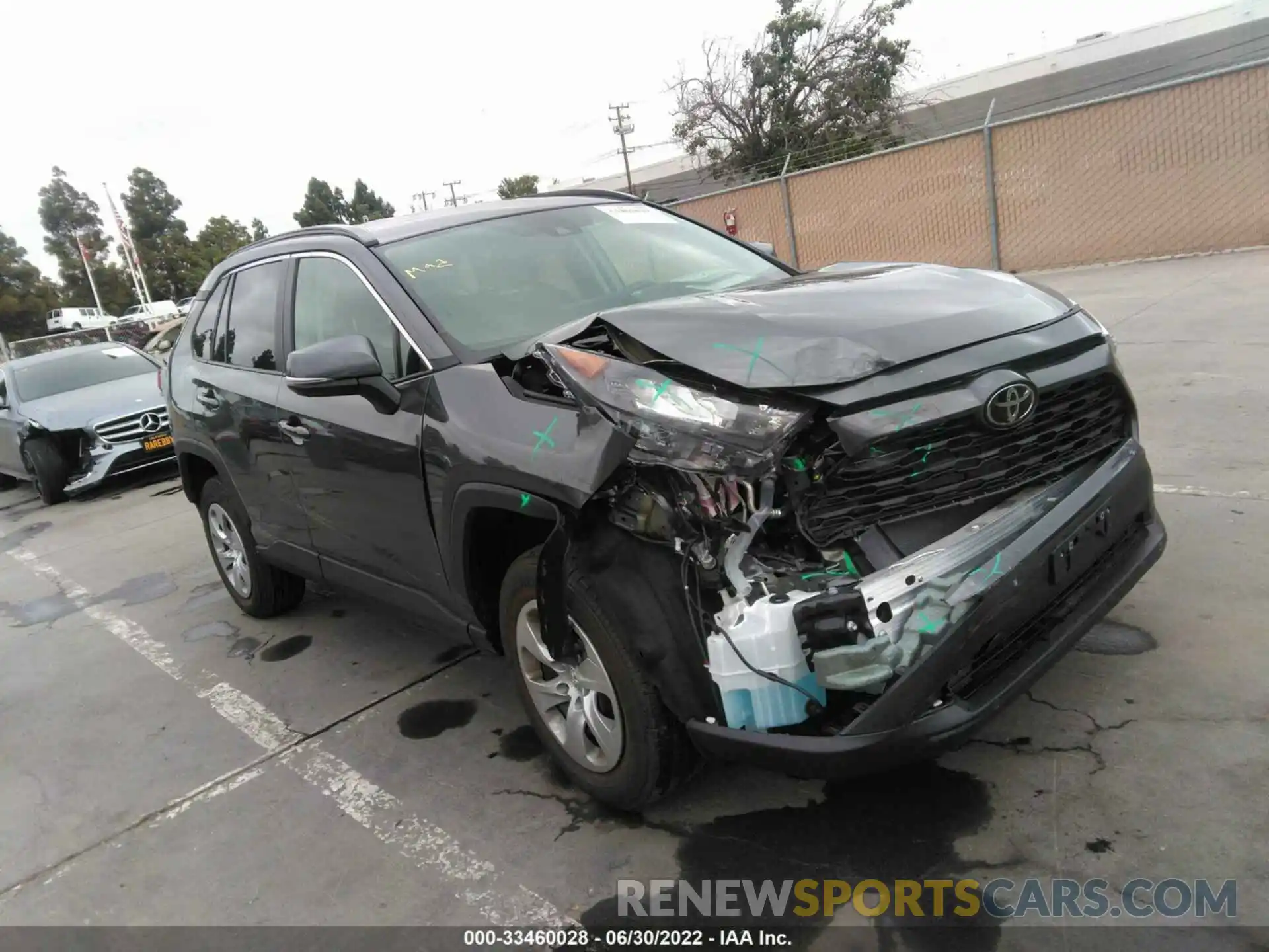 1 Photograph of a damaged car 2T3G1RFV9MC164790 TOYOTA RAV4 2021