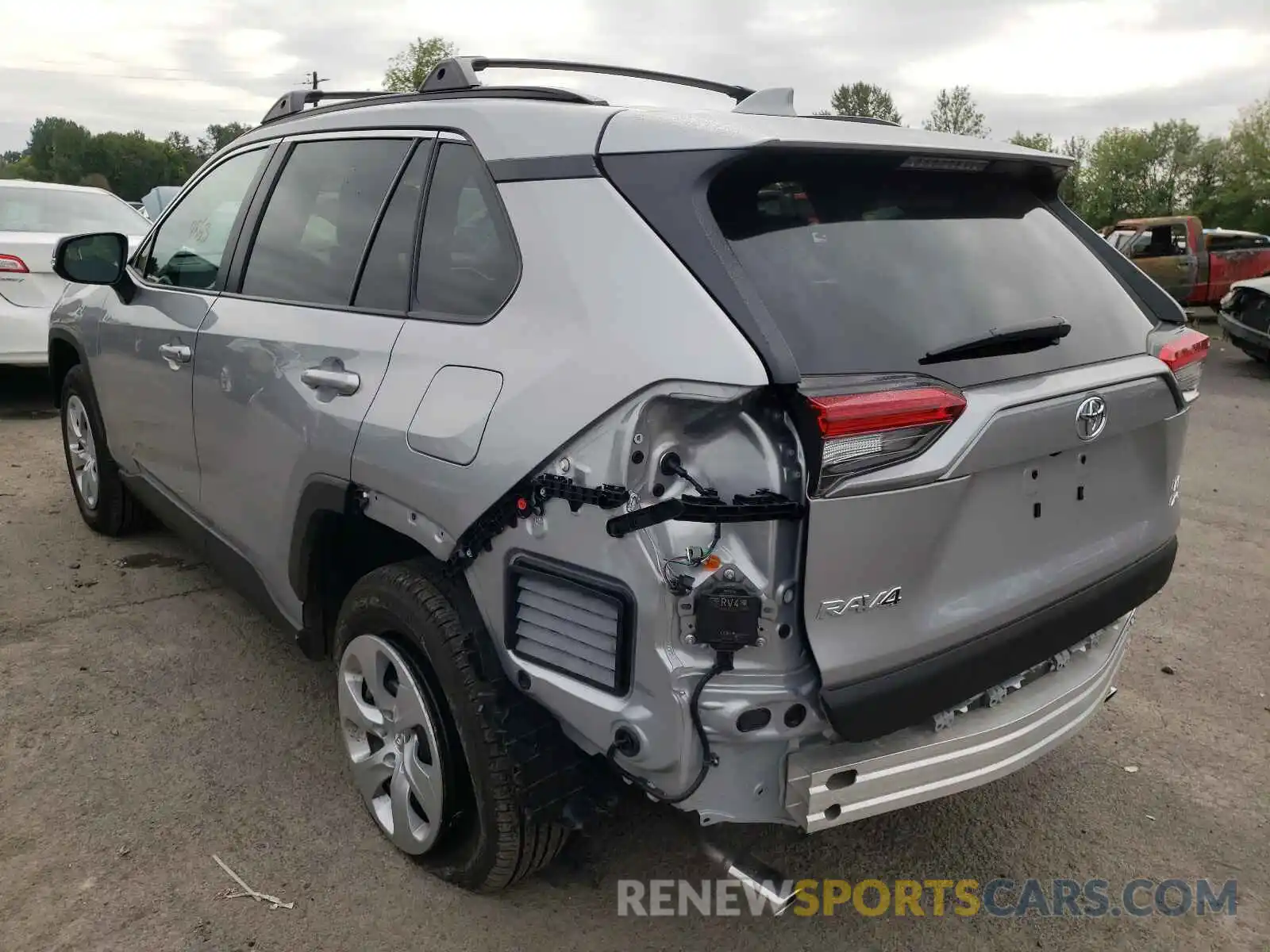 3 Photograph of a damaged car 2T3G1RFV9MC183405 TOYOTA RAV4 2021