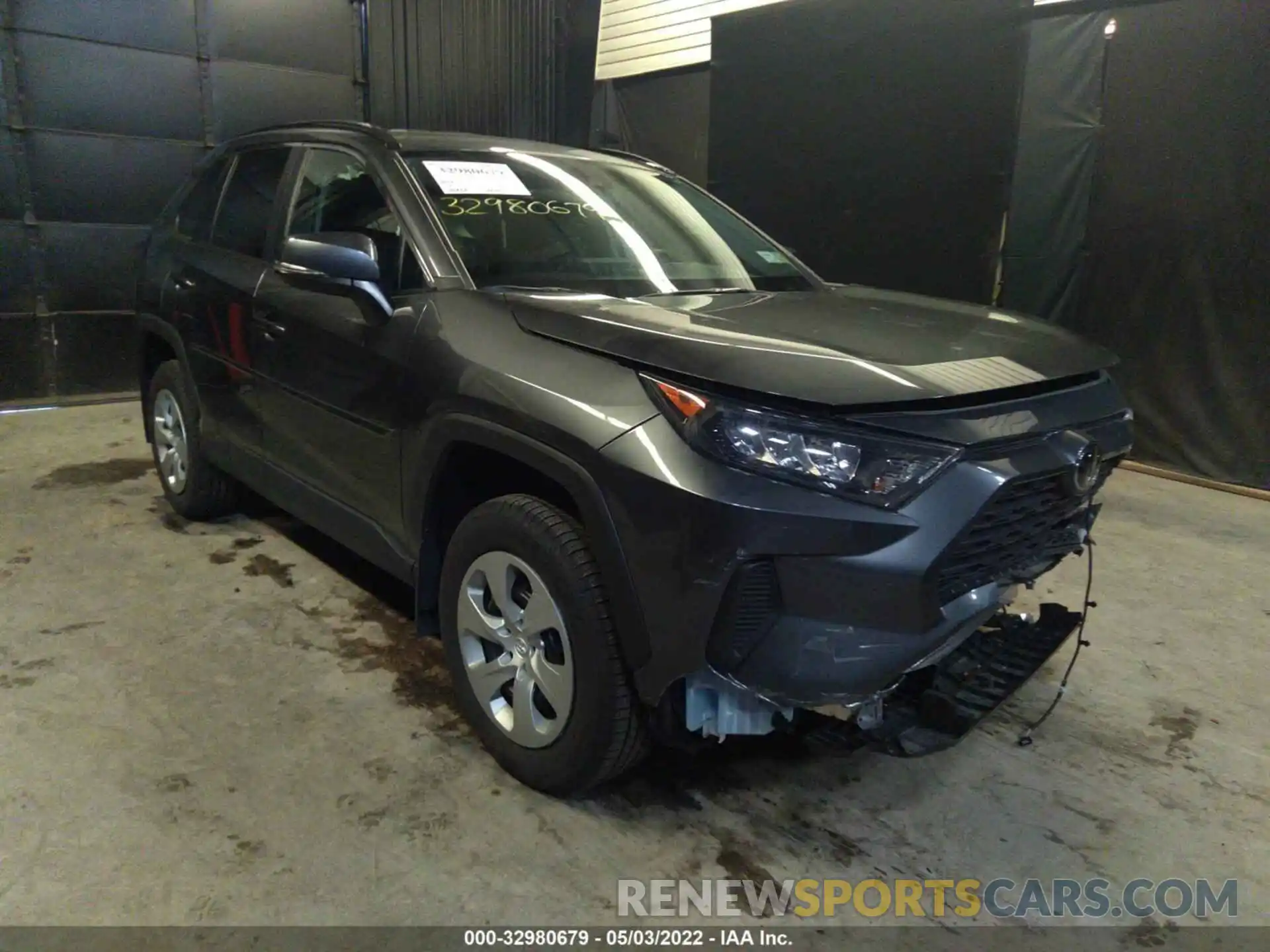 1 Photograph of a damaged car 2T3G1RFV9MC192072 TOYOTA RAV4 2021