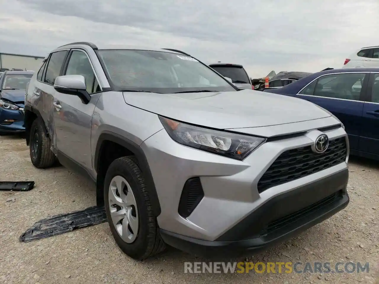 1 Photograph of a damaged car 2T3G1RFV9MC245689 TOYOTA RAV4 2021