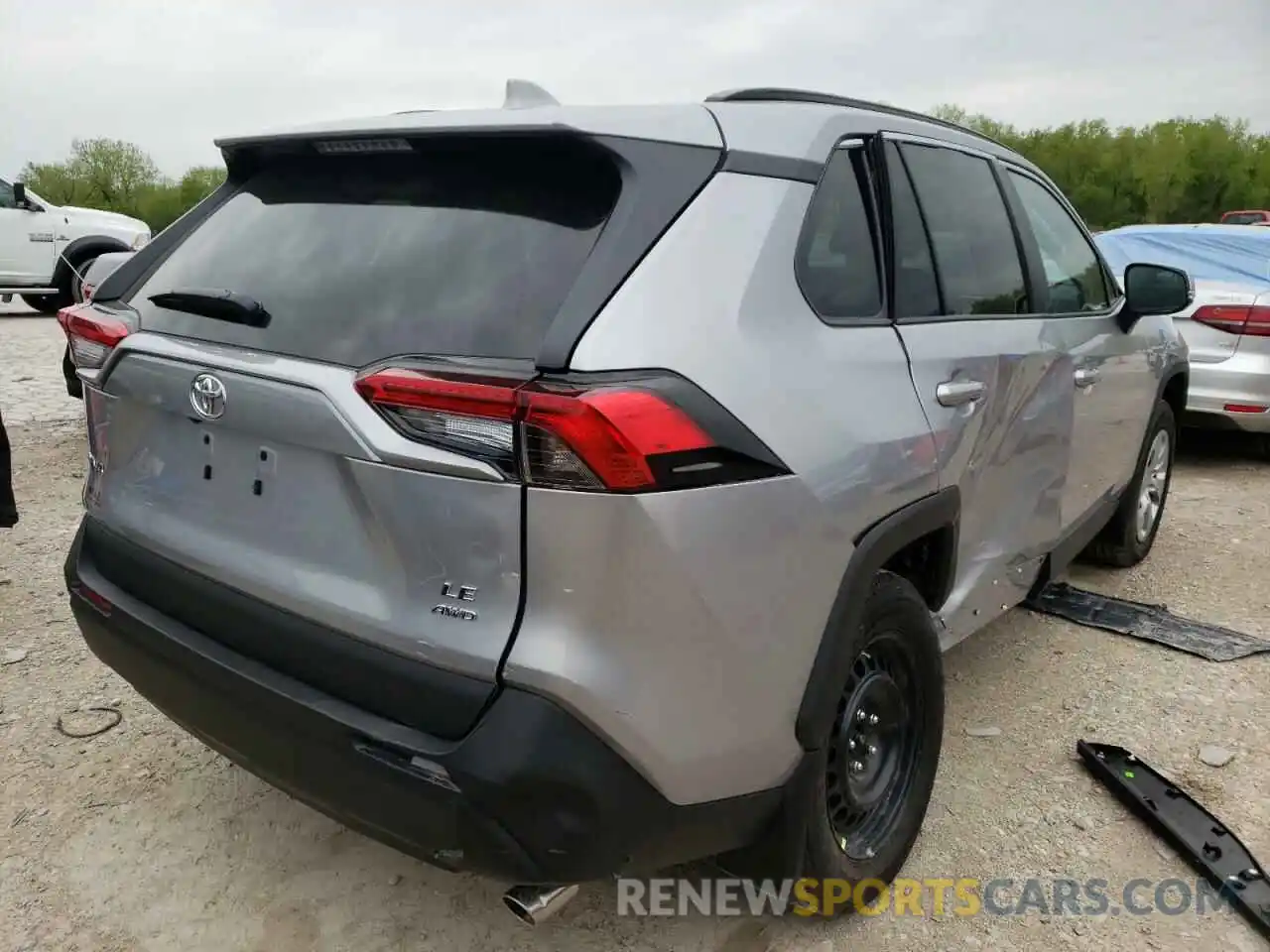 4 Photograph of a damaged car 2T3G1RFV9MC245689 TOYOTA RAV4 2021