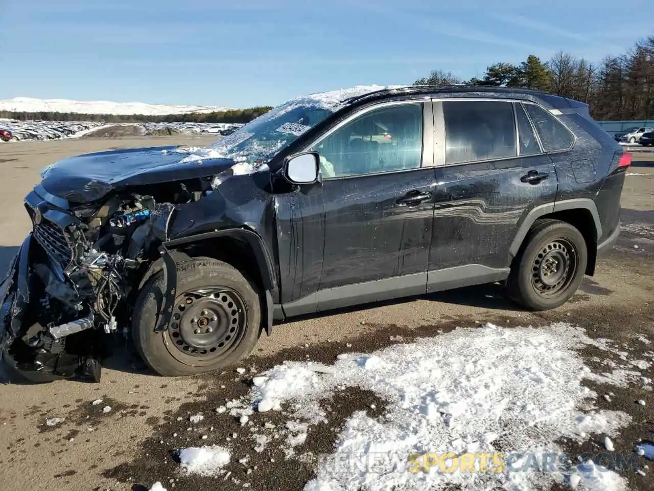 1 Photograph of a damaged car 2T3G1RFV9MW146496 TOYOTA RAV4 2021