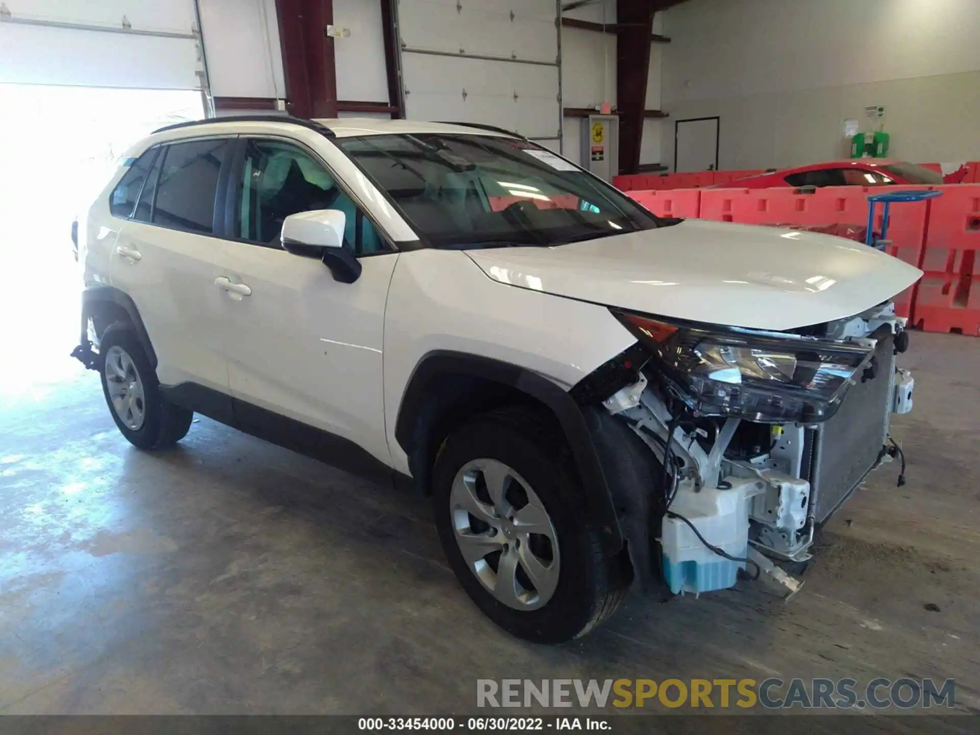 1 Photograph of a damaged car 2T3G1RFV9MW166618 TOYOTA RAV4 2021