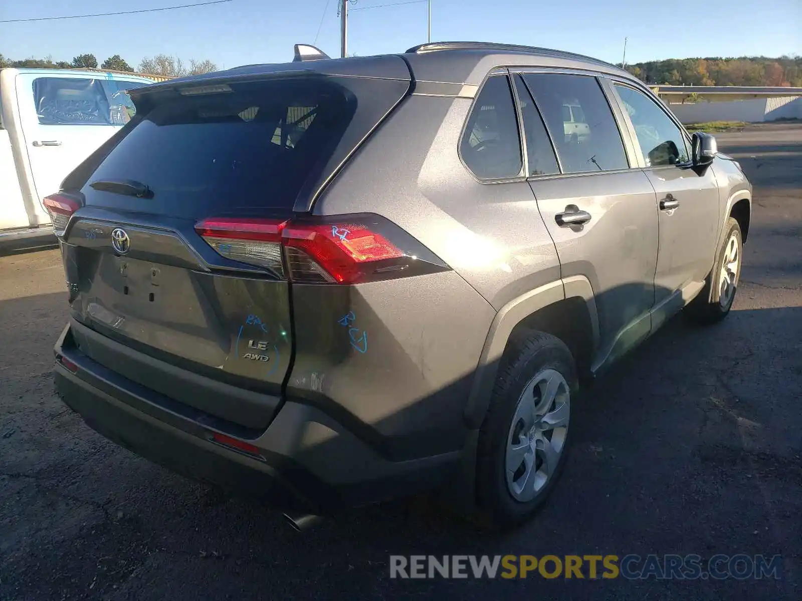 4 Photograph of a damaged car 2T3G1RFVXMW153456 TOYOTA RAV4 2021