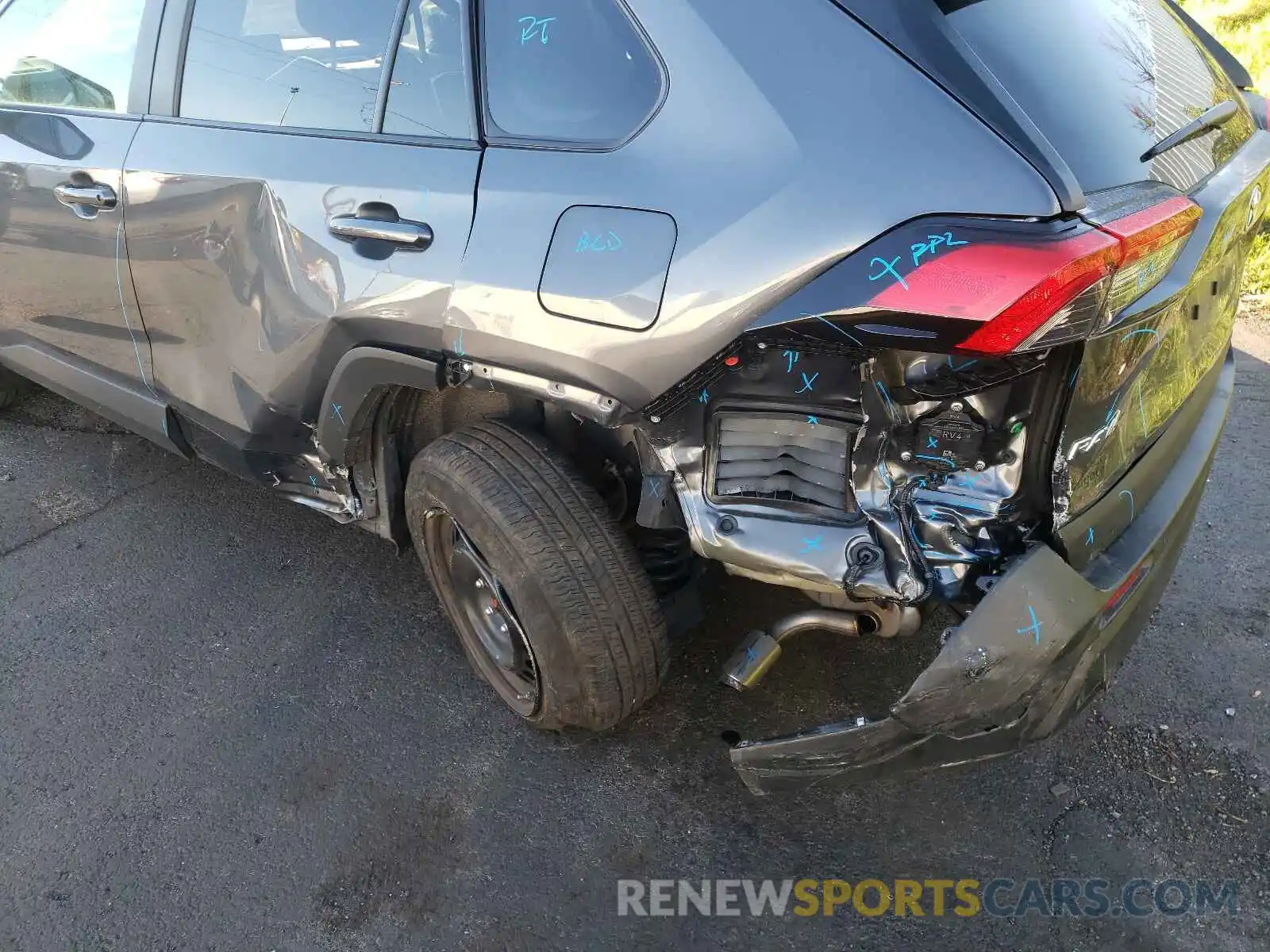 9 Photograph of a damaged car 2T3G1RFVXMW153456 TOYOTA RAV4 2021