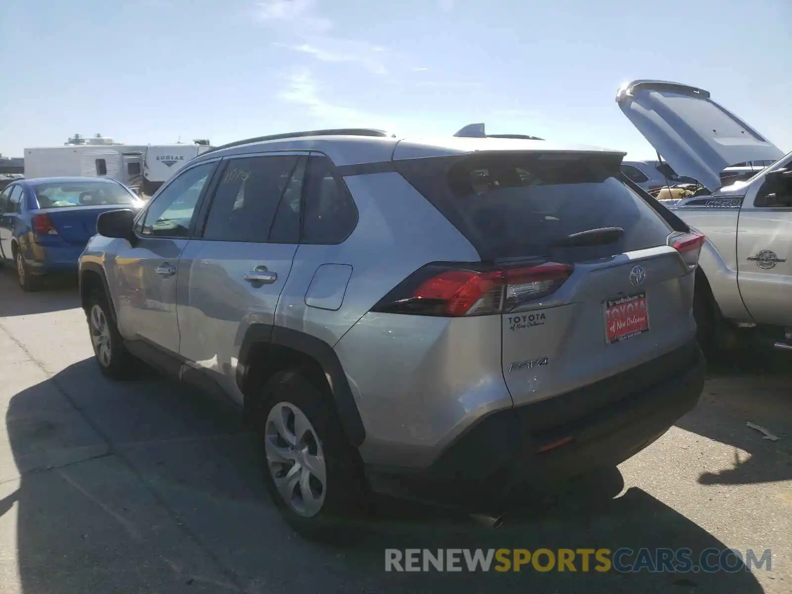 3 Photograph of a damaged car 2T3H1RFV0MC086887 TOYOTA RAV4 2021