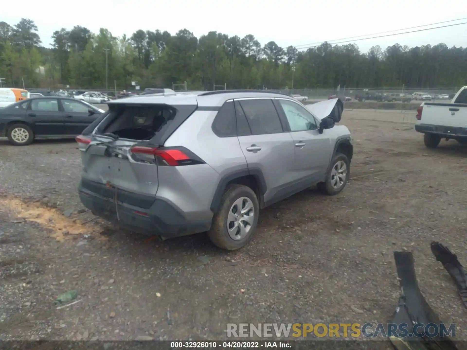 4 Photograph of a damaged car 2T3H1RFV0MC097128 TOYOTA RAV4 2021