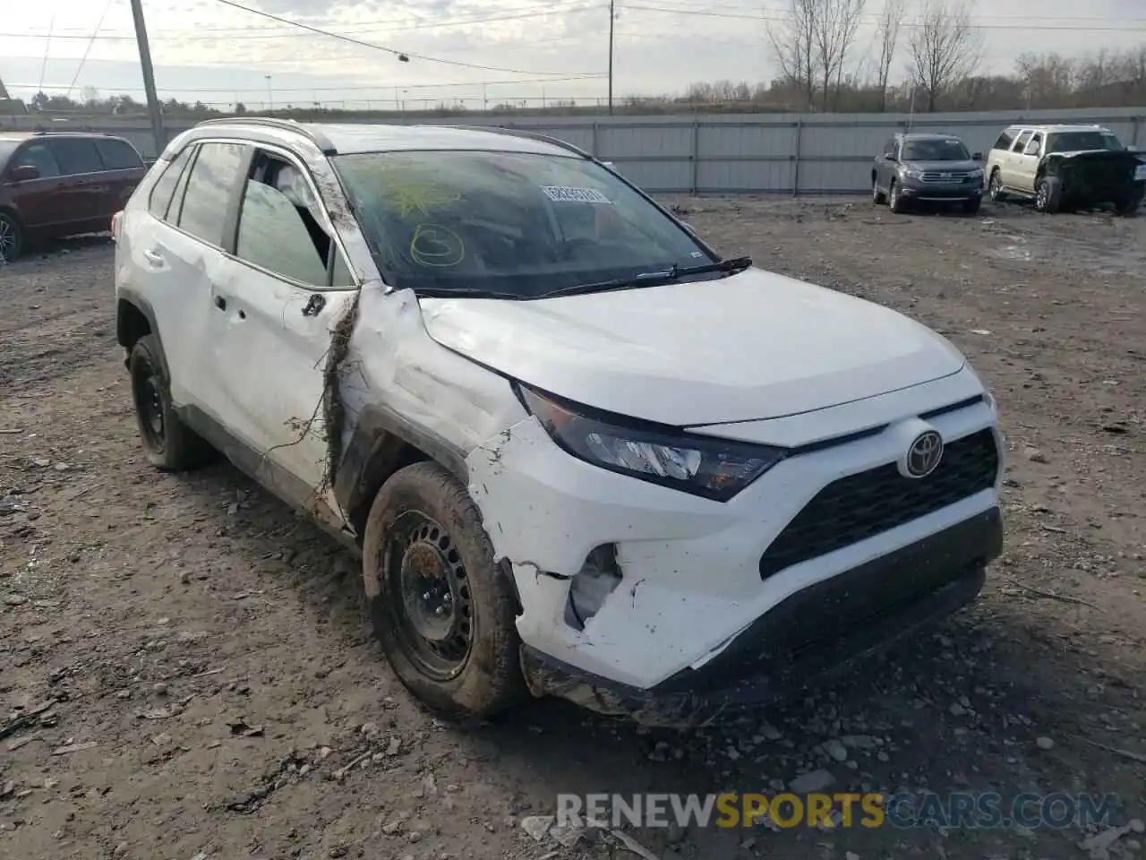 1 Photograph of a damaged car 2T3H1RFV0MC100352 TOYOTA RAV4 2021