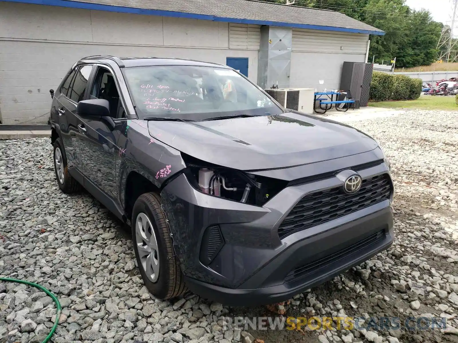 1 Photograph of a damaged car 2T3H1RFV0MC103669 TOYOTA RAV4 2021