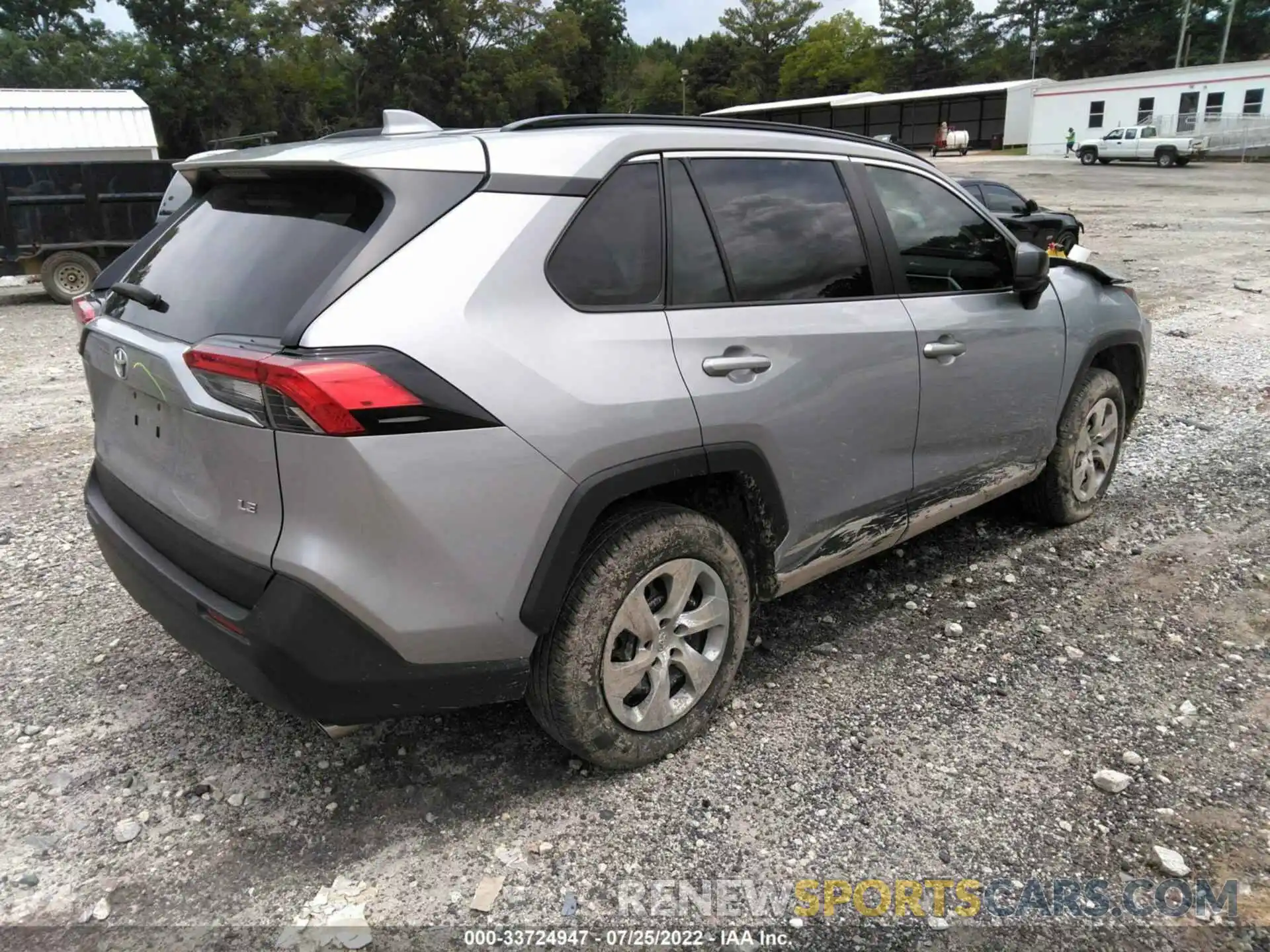 4 Photograph of a damaged car 2T3H1RFV0MC108550 TOYOTA RAV4 2021