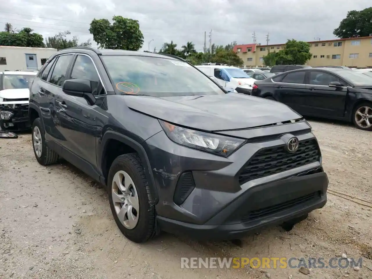 1 Photograph of a damaged car 2T3H1RFV0MC110010 TOYOTA RAV4 2021