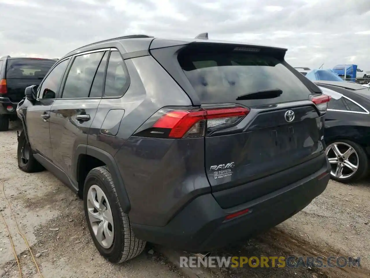 3 Photograph of a damaged car 2T3H1RFV0MC110010 TOYOTA RAV4 2021