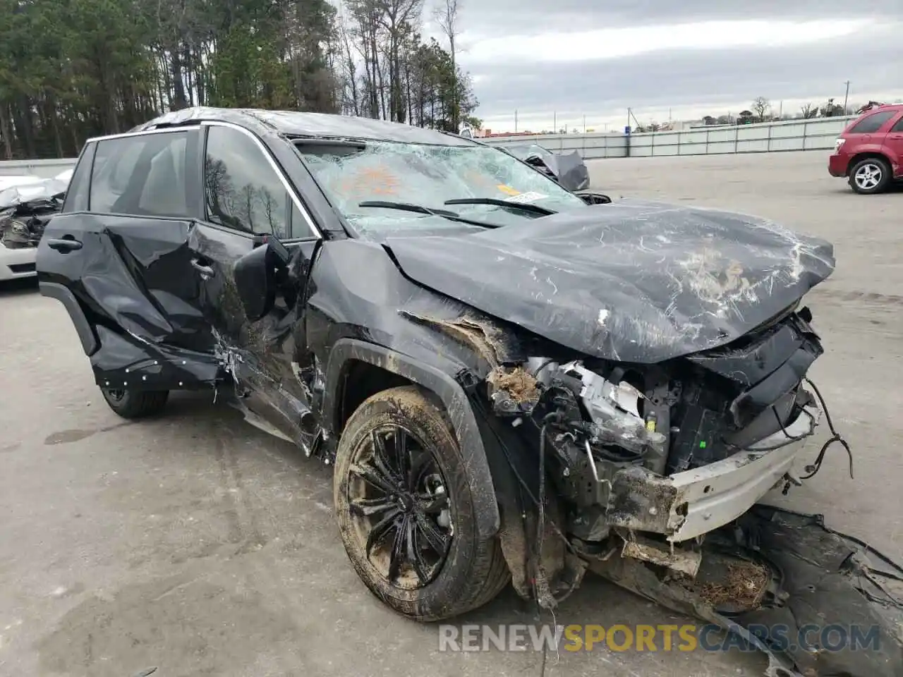 1 Photograph of a damaged car 2T3H1RFV0MC113148 TOYOTA RAV4 2021