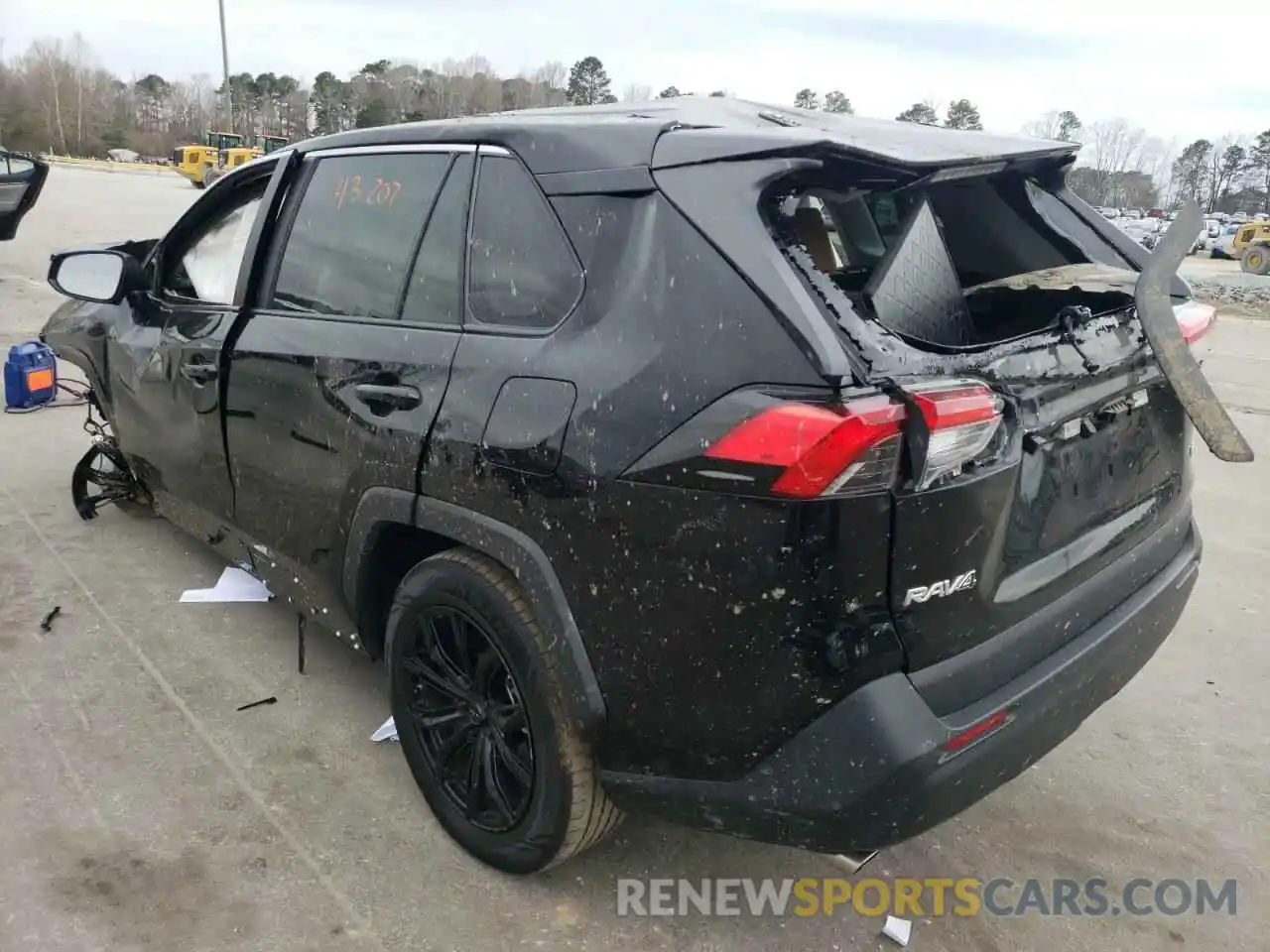 3 Photograph of a damaged car 2T3H1RFV0MC113148 TOYOTA RAV4 2021