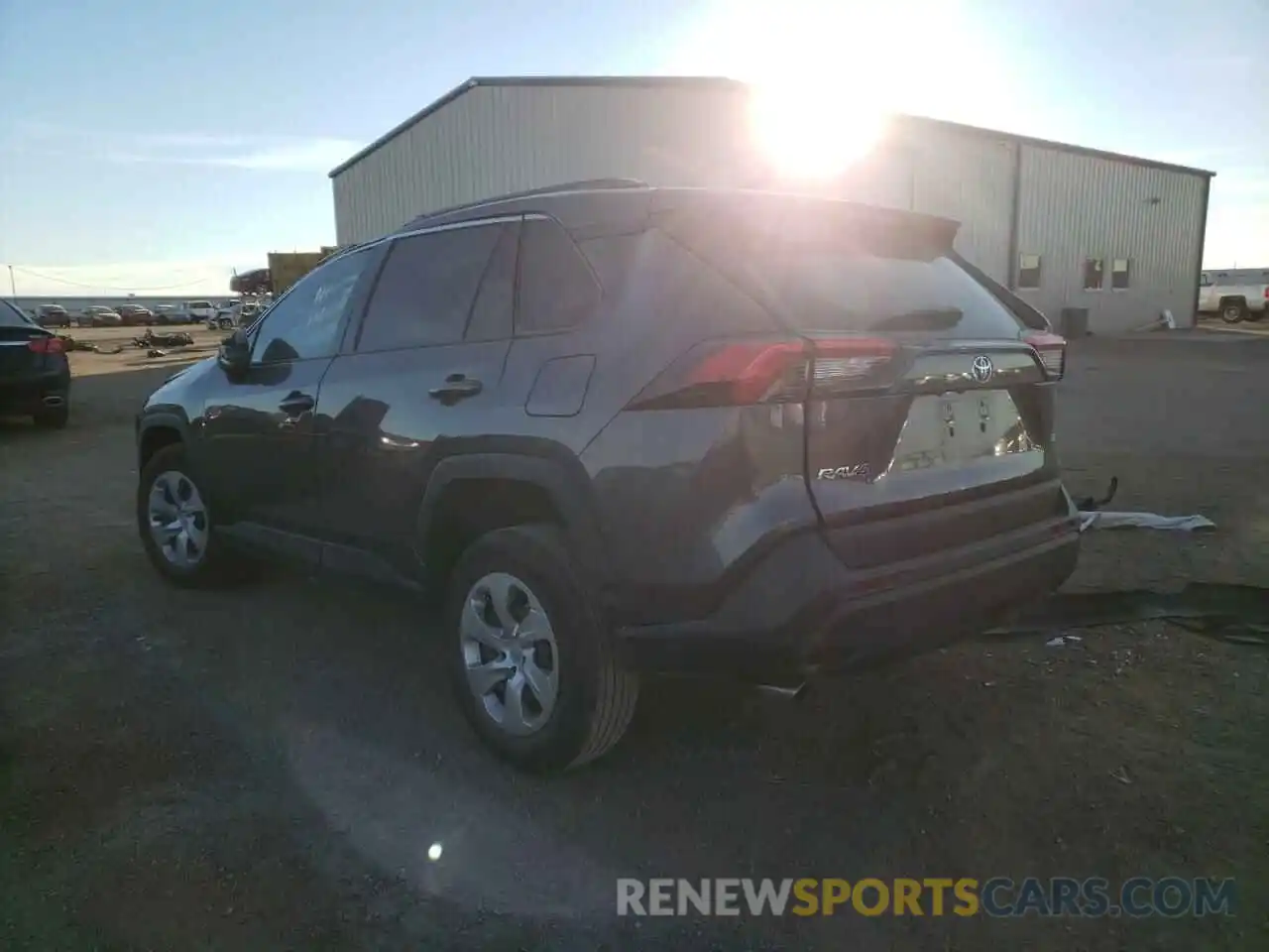 3 Photograph of a damaged car 2T3H1RFV0MC118513 TOYOTA RAV4 2021