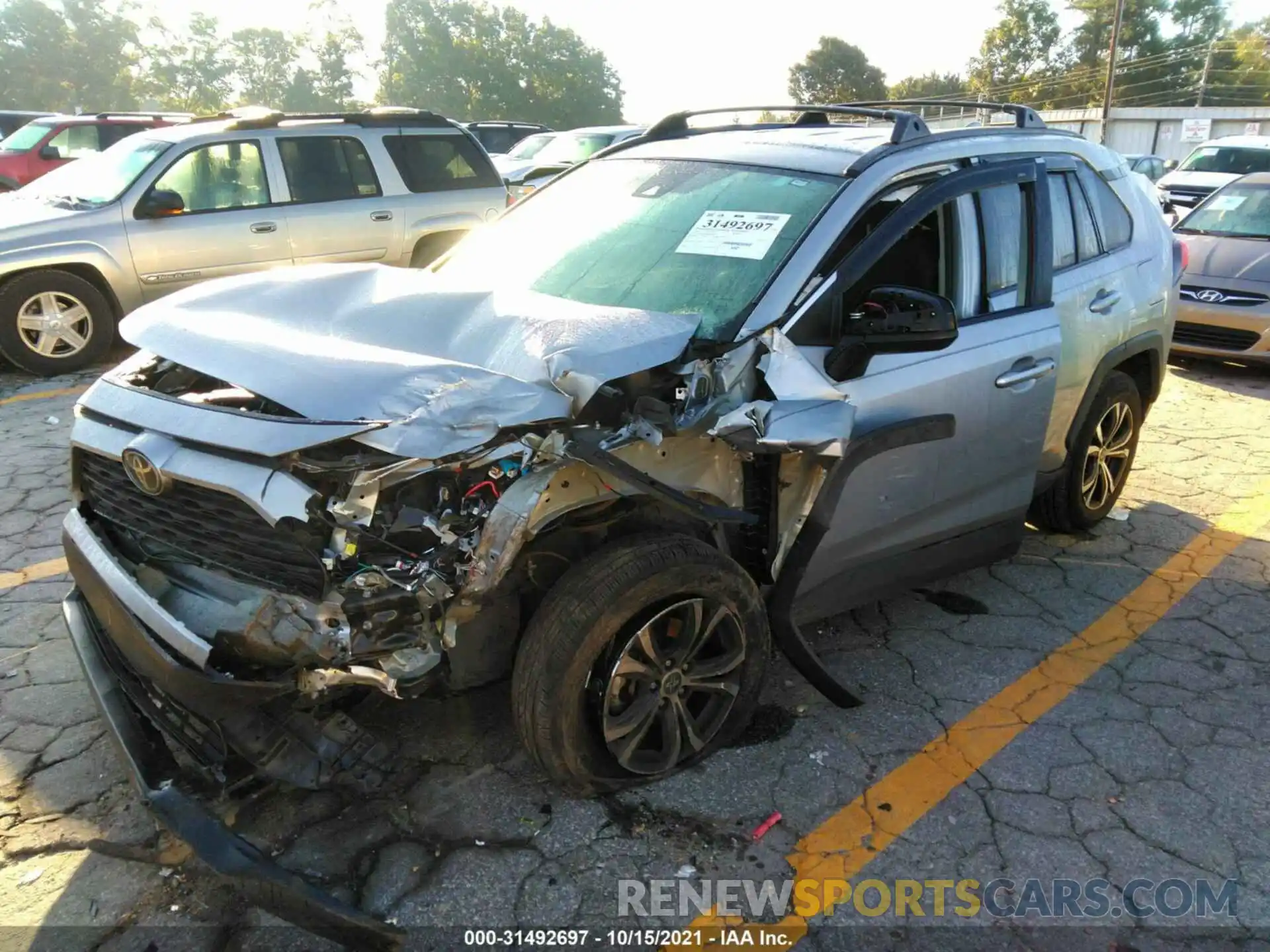 2 Photograph of a damaged car 2T3H1RFV0MC119015 TOYOTA RAV4 2021