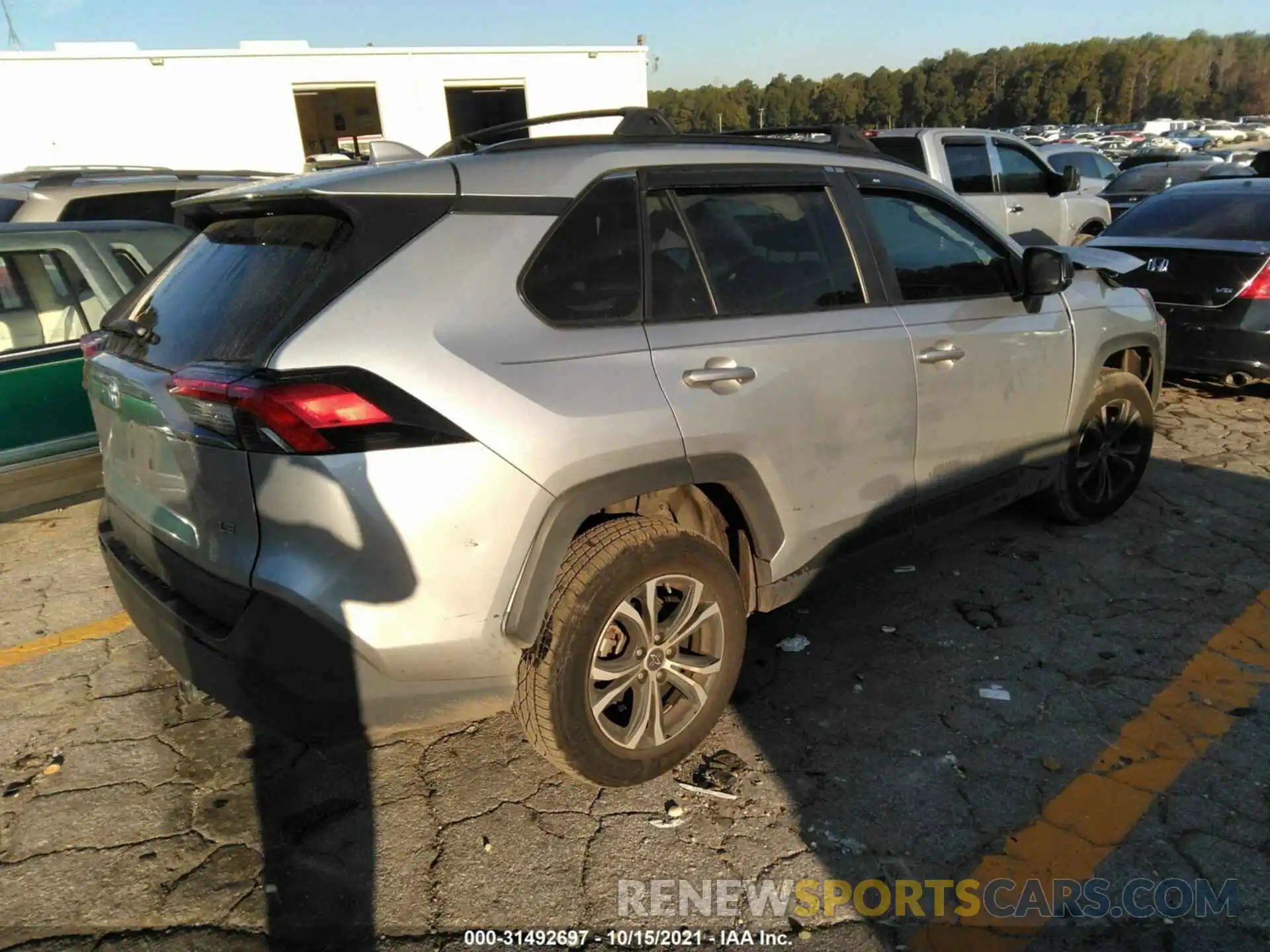 4 Фотография поврежденного автомобиля 2T3H1RFV0MC119015 TOYOTA RAV4 2021