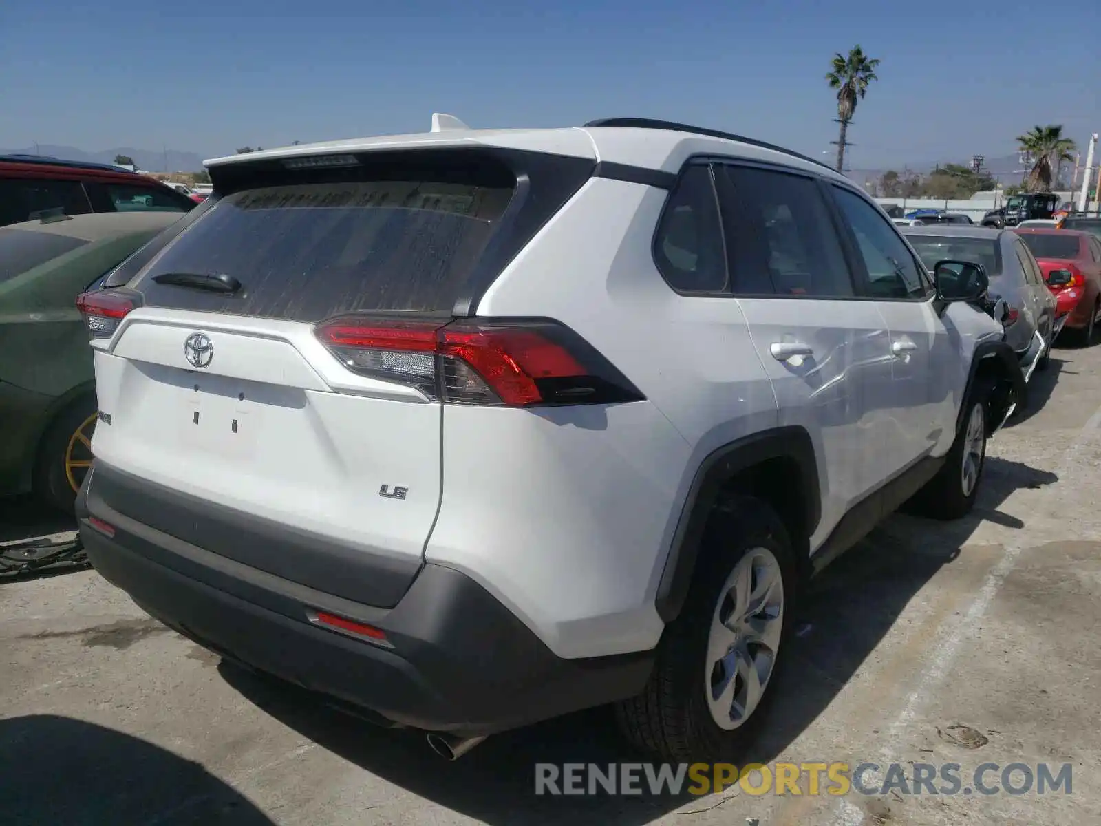 4 Photograph of a damaged car 2T3H1RFV0MC120973 TOYOTA RAV4 2021