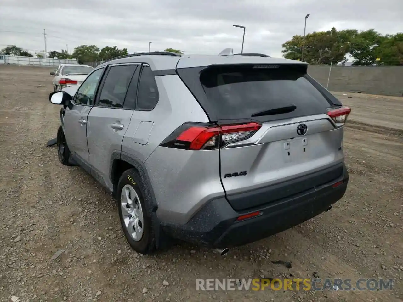 3 Photograph of a damaged car 2T3H1RFV0MC124442 TOYOTA RAV4 2021