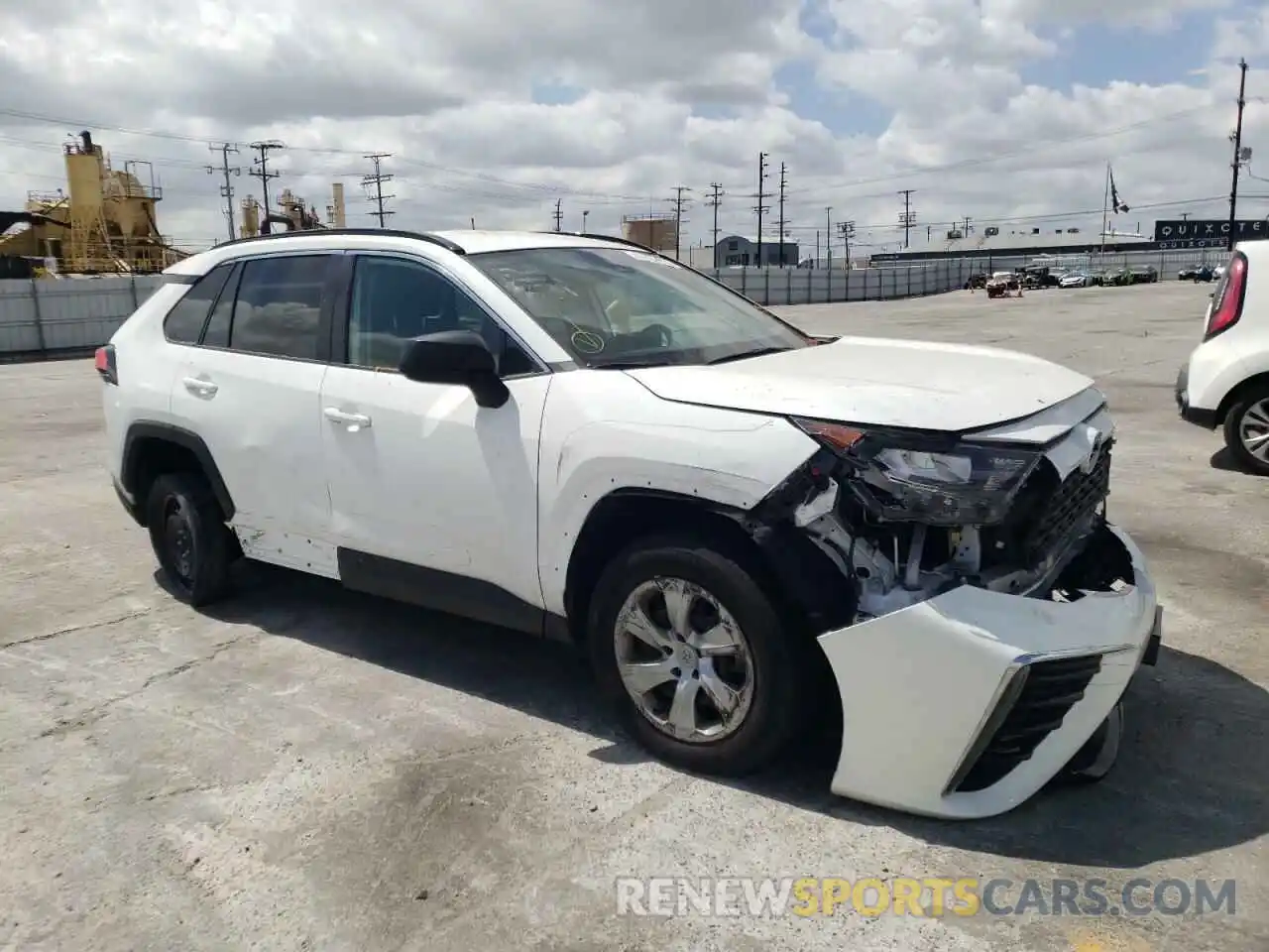 1 Photograph of a damaged car 2T3H1RFV0MC129432 TOYOTA RAV4 2021