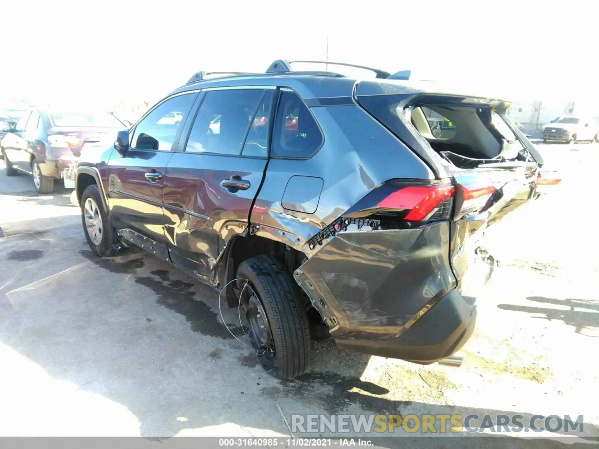 3 Фотография поврежденного автомобиля 2T3H1RFV0MC131956 TOYOTA RAV4 2021