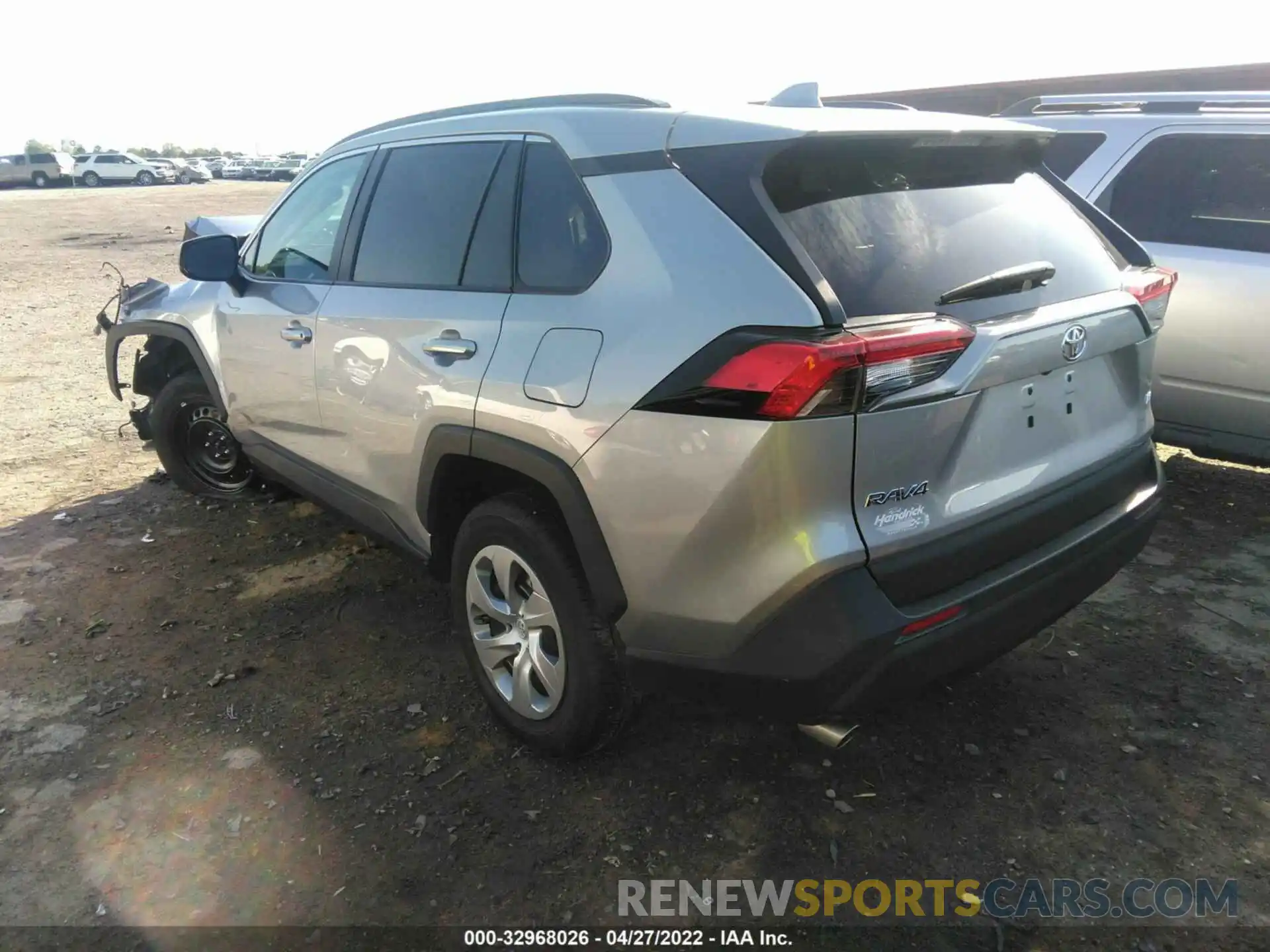 3 Photograph of a damaged car 2T3H1RFV0MC141631 TOYOTA RAV4 2021