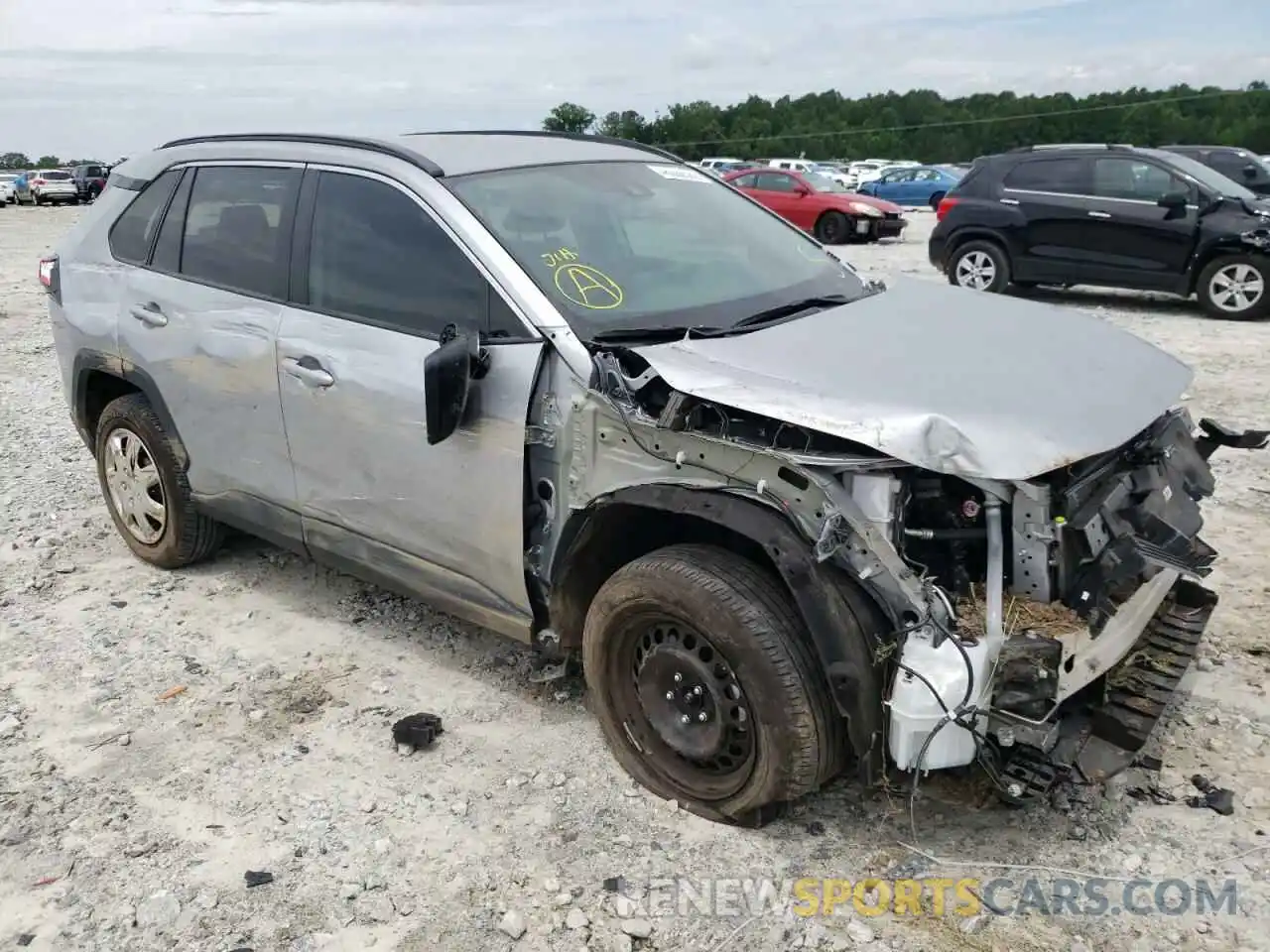 1 Photograph of a damaged car 2T3H1RFV0MC142987 TOYOTA RAV4 2021