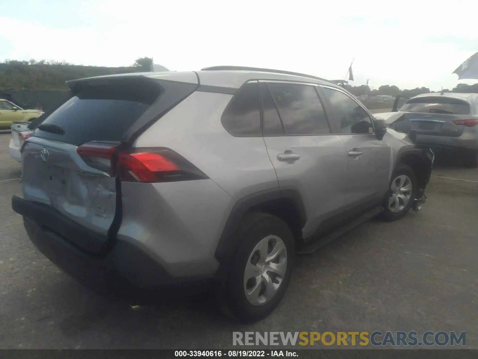 4 Photograph of a damaged car 2T3H1RFV0MC146280 TOYOTA RAV4 2021