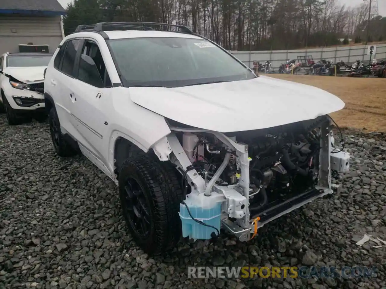 1 Photograph of a damaged car 2T3H1RFV0MC155853 TOYOTA RAV4 2021