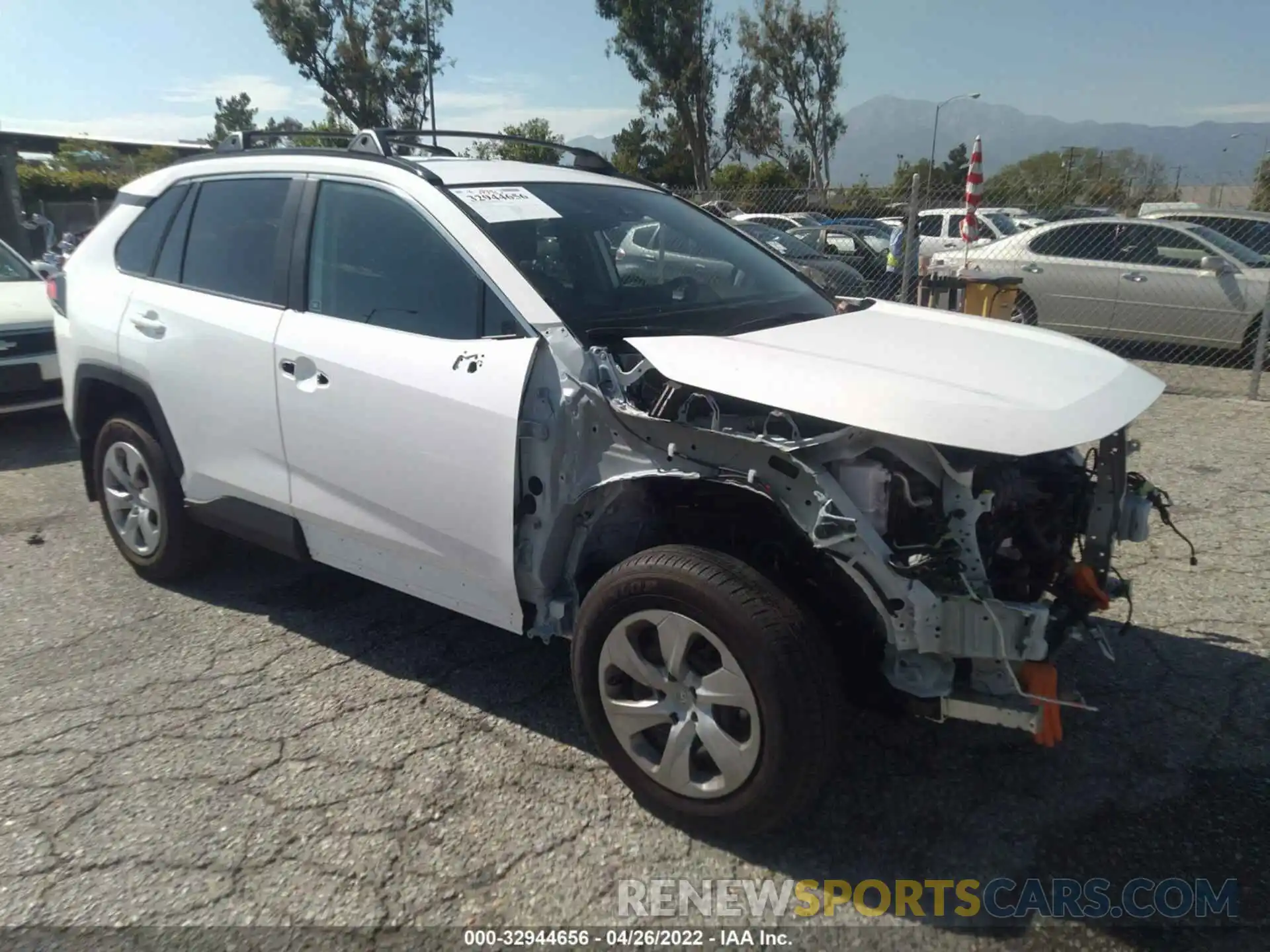 1 Photograph of a damaged car 2T3H1RFV0MC158641 TOYOTA RAV4 2021