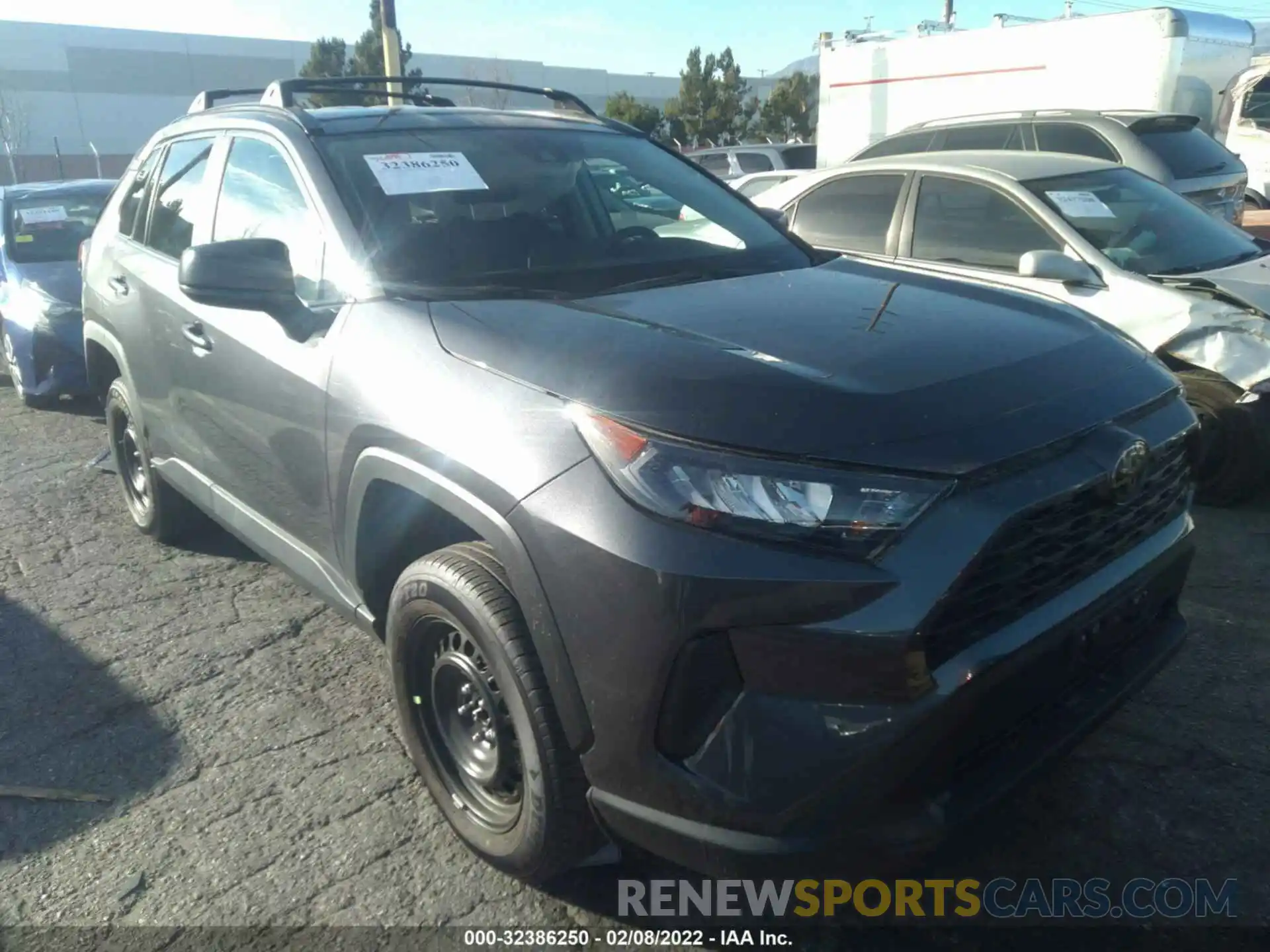 1 Photograph of a damaged car 2T3H1RFV0MC168747 TOYOTA RAV4 2021