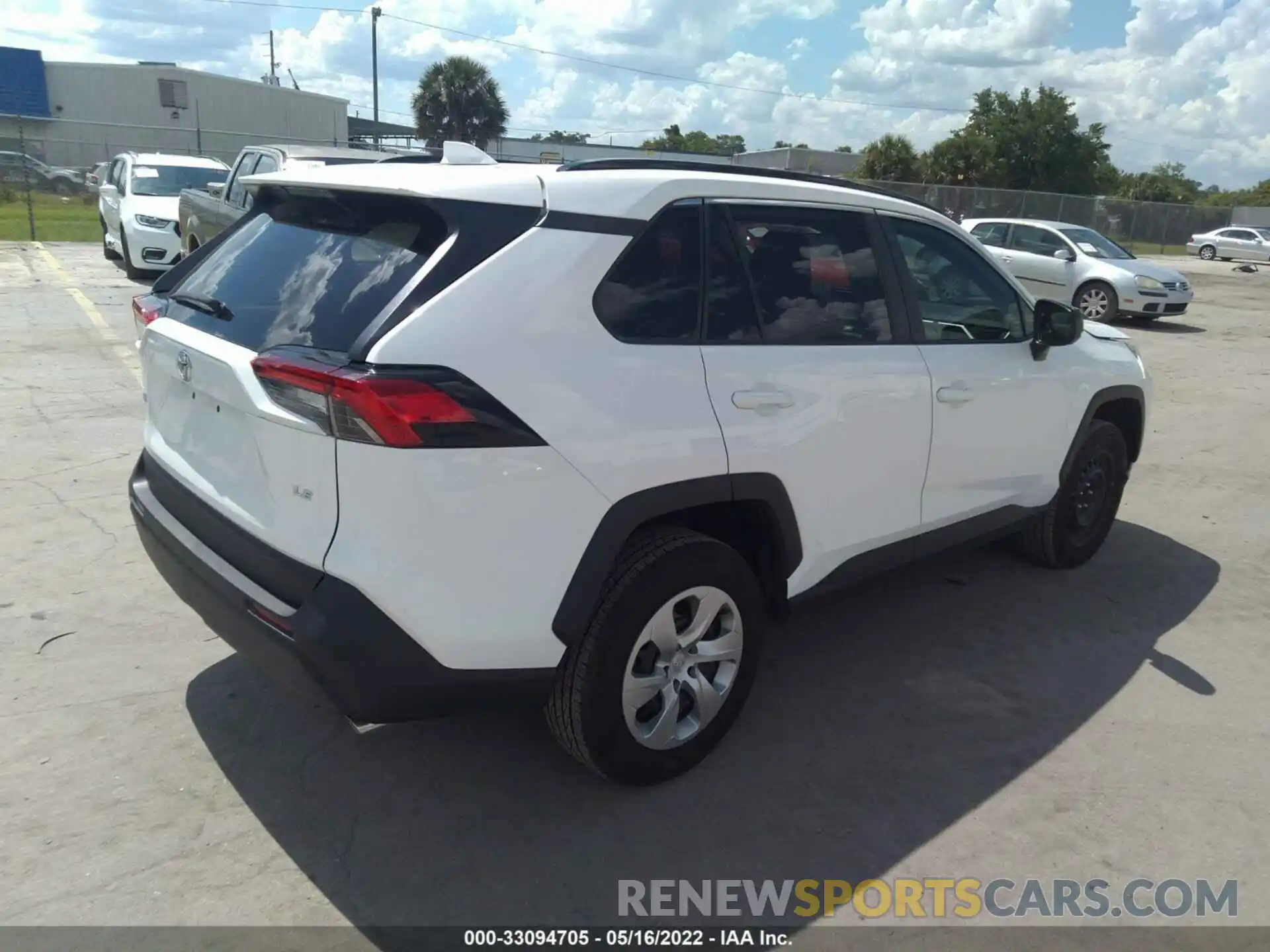 4 Photograph of a damaged car 2T3H1RFV0MW124682 TOYOTA RAV4 2021