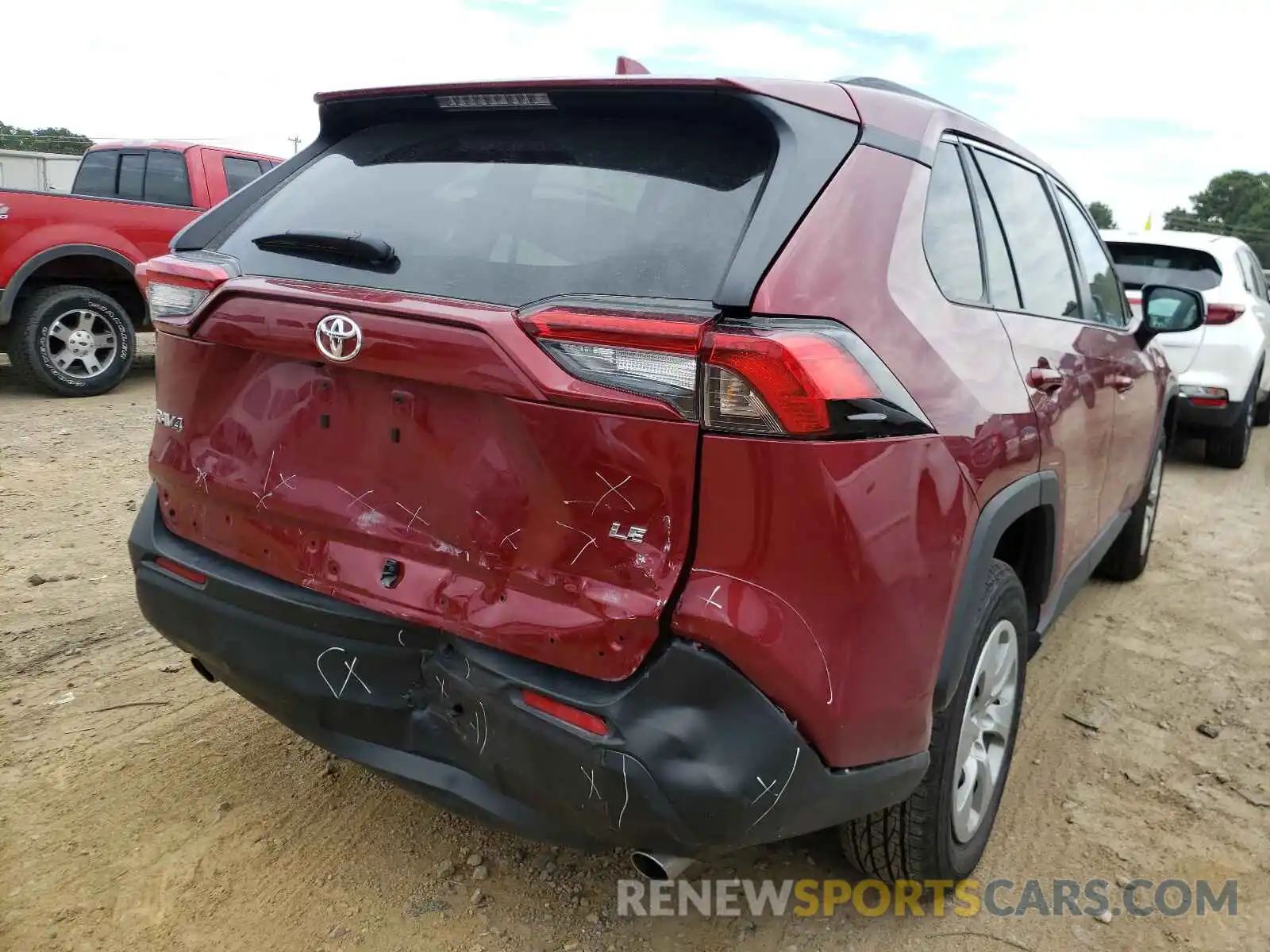 4 Photograph of a damaged car 2T3H1RFV0MW129722 TOYOTA RAV4 2021