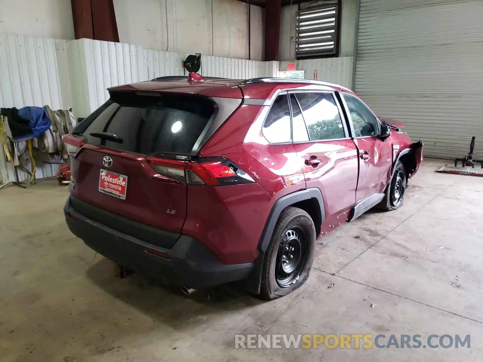 4 Photograph of a damaged car 2T3H1RFV0MW136489 TOYOTA RAV4 2021